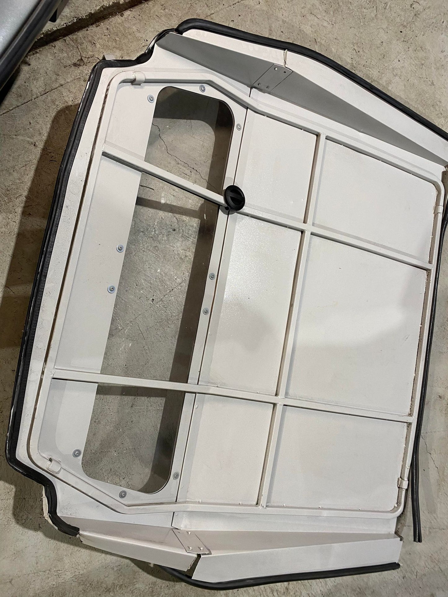 VW CADDY METAL CARGO BARRIER