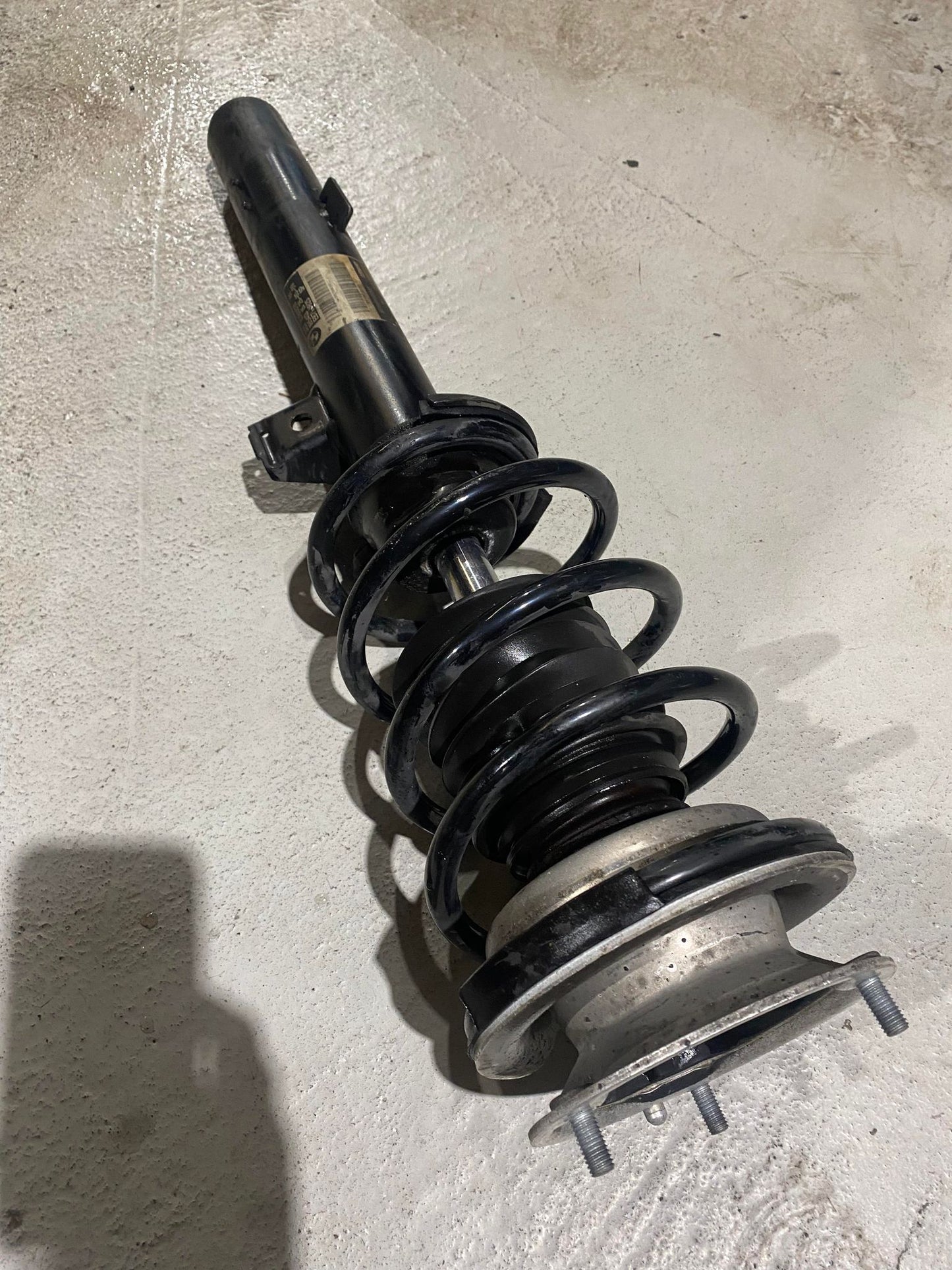 BMW 1 SERIES E87 FRONT RIGHT SHOCK ABSORBER 6786020