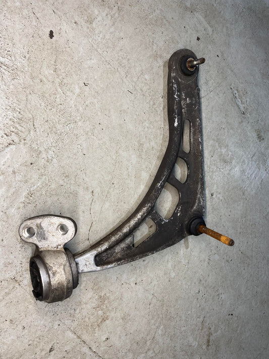 BMW 3 SERIES E46 LEFT PASSENGER FRONT LOWER CONTROL ARM