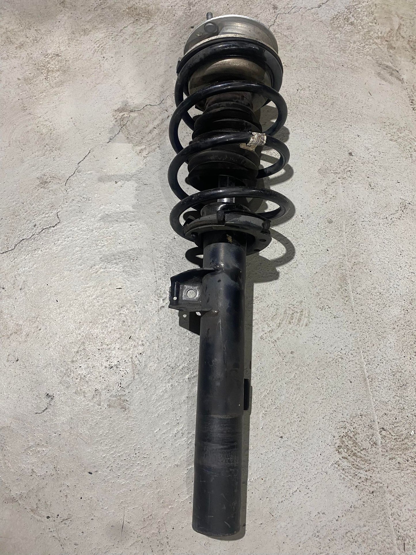 BMW 1 SERIES E87 FRONT RIGHT SHOCK ABSORBER 6786018