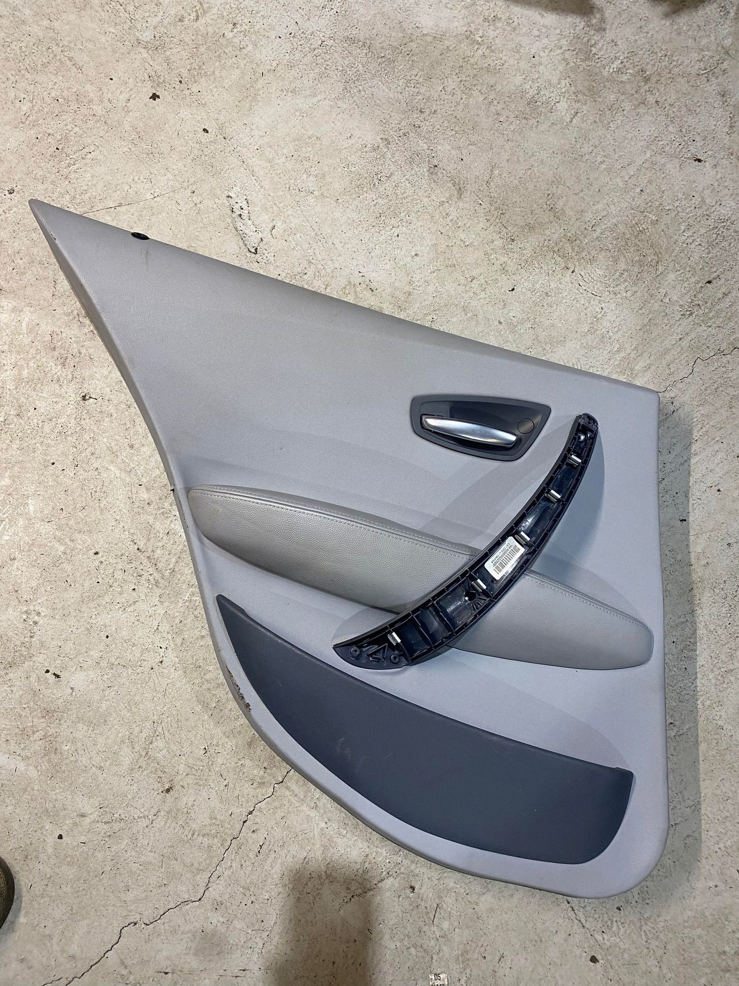 BMW 1 SERIES E87 PRE LCI REAR LEFT PASSENGER DOOR CARD