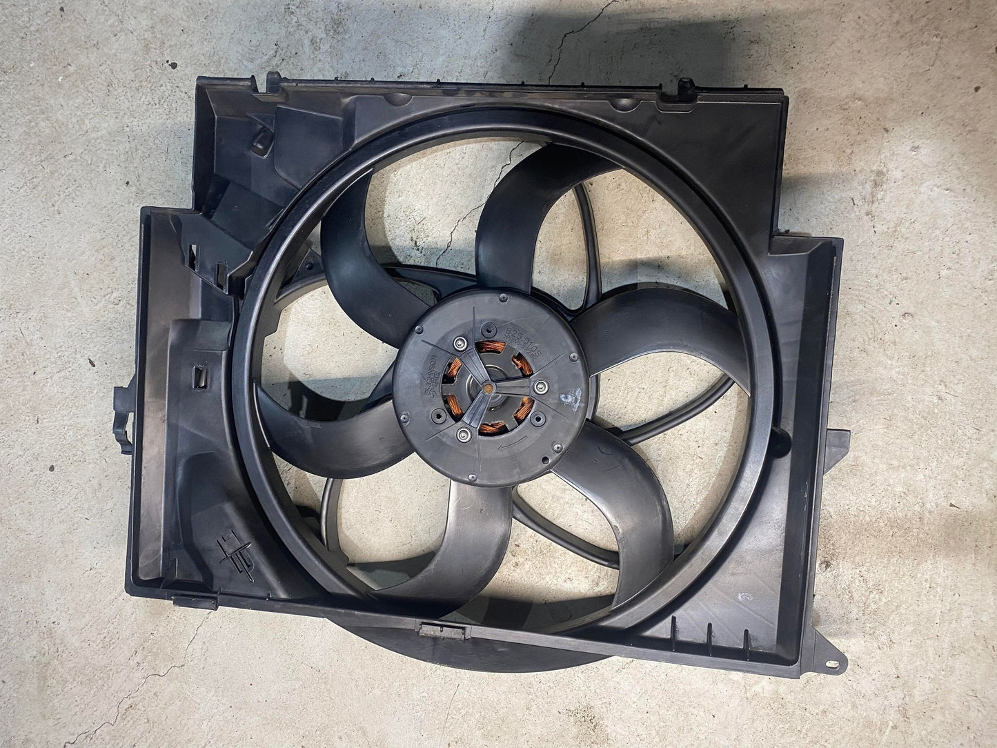 BMW 3 SERIES E90 320I RADIATOR COOLING FAN 6937515