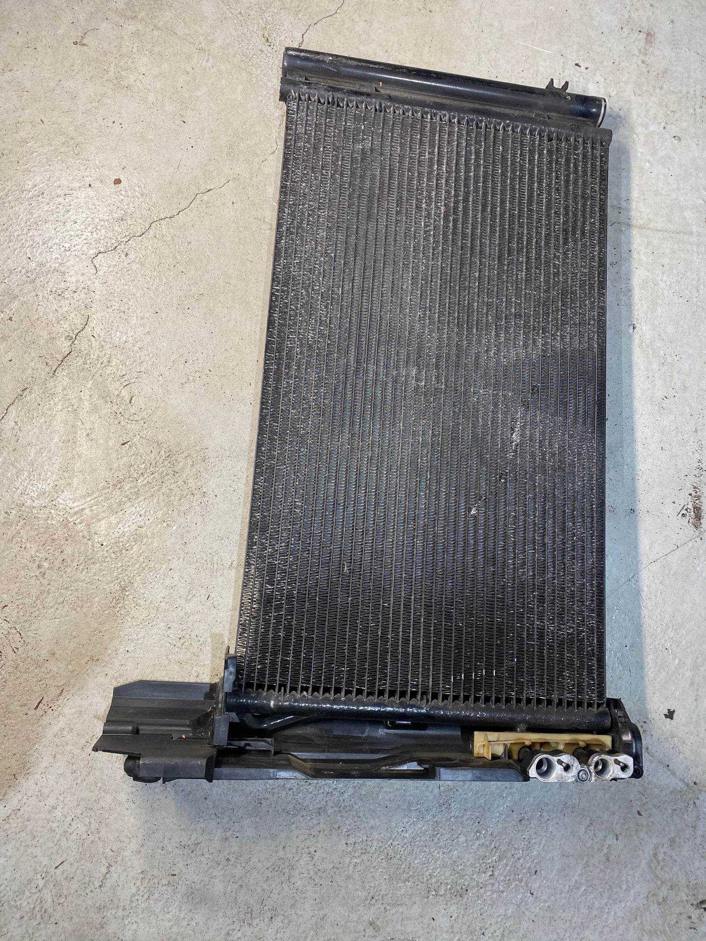 BMW 1 3 SERIES N47 AIR CONDITIONING RADIATOR 6930039