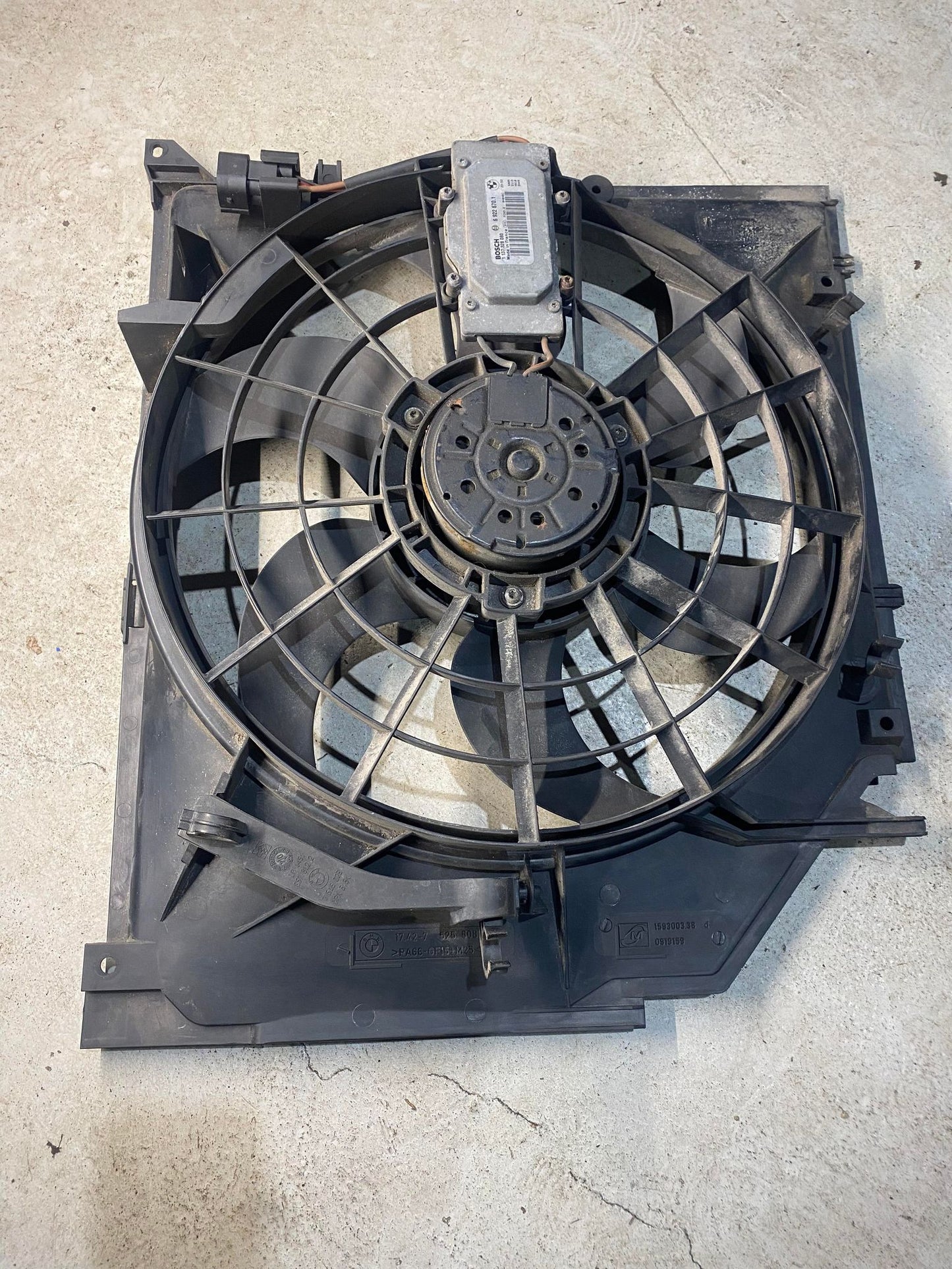 BMW 3 SERIES E46 RADIATOR COOLING FAN 7525508