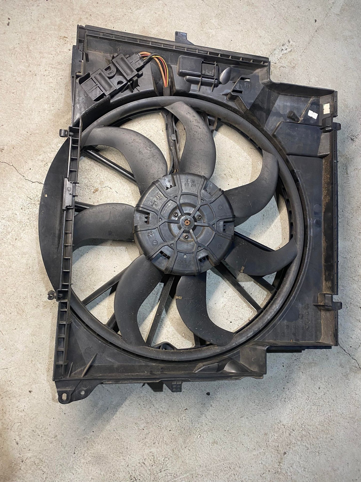 BMW 1 3 X SERIES N47 N54 N55 RADIATOR COOLING FAN 7545366