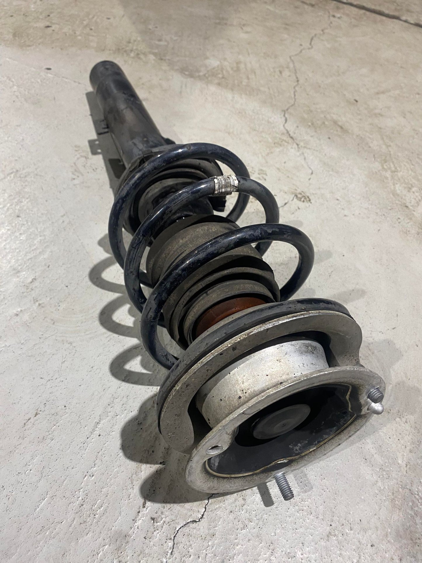 BMW 1 SERIES E88 FRONT RIGHT SHOCK ABSORBER 6786024