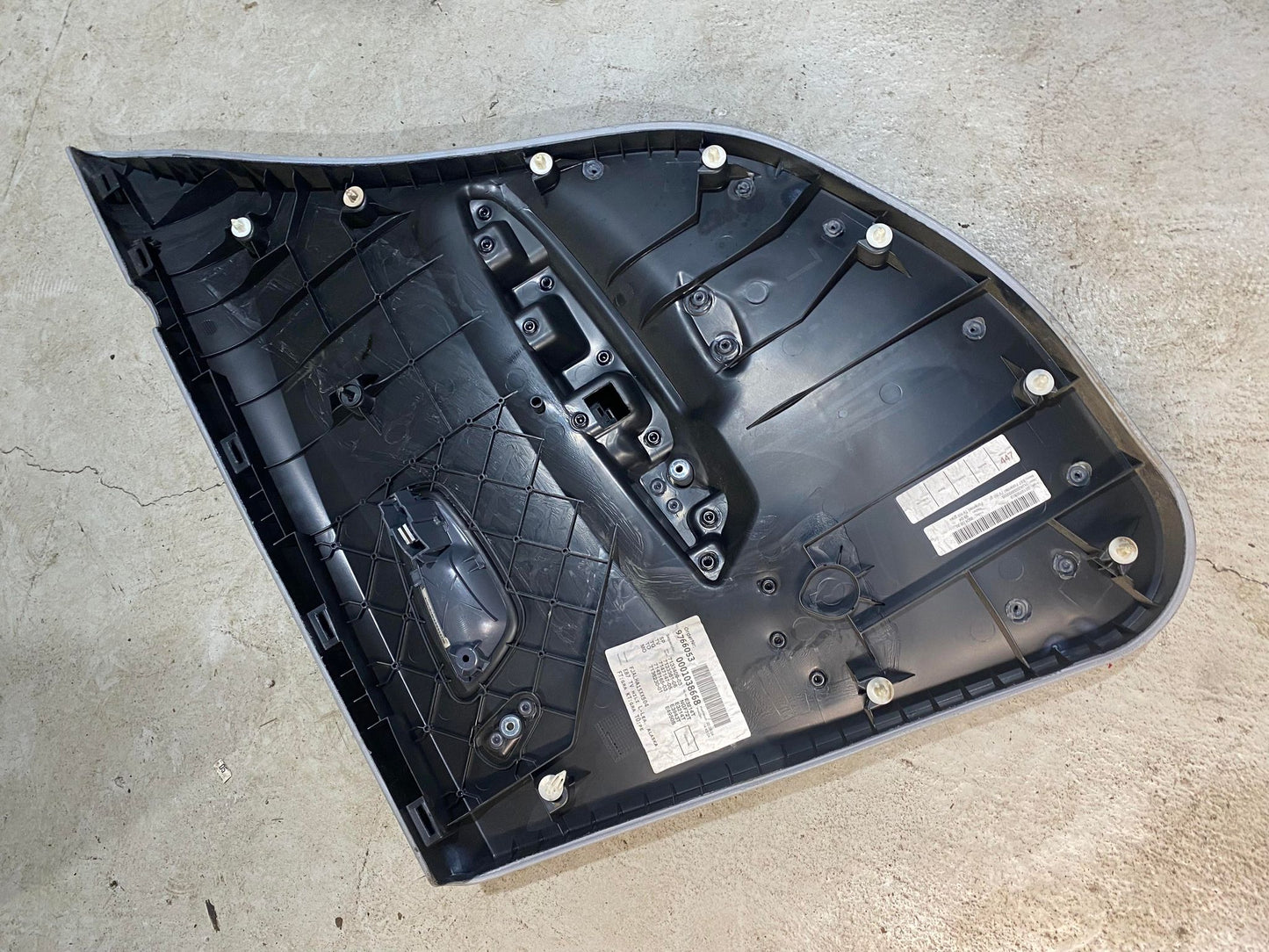 BMW 1 SERIES E87 PRE LCI REAR LEFT PASSENGER DOOR CARD