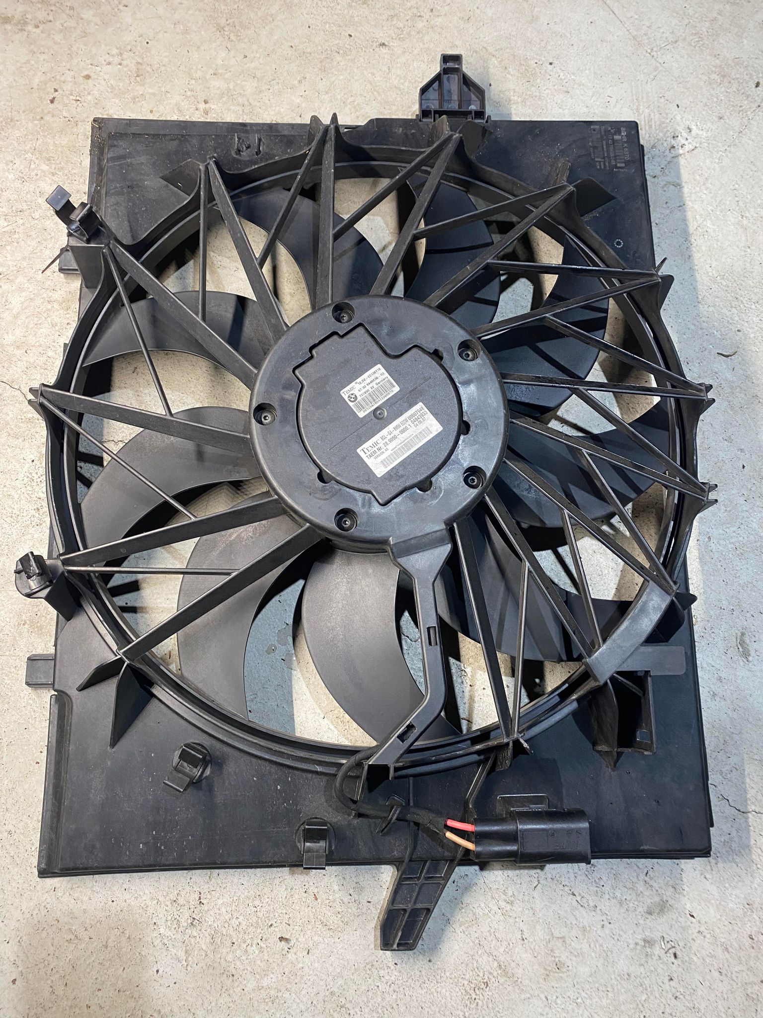 E60 Radiator BMW 5 6 7 SERIES E60 E61 E63 E64 E65 E66 N46N N52 RADIATOR COOLING FAN ...