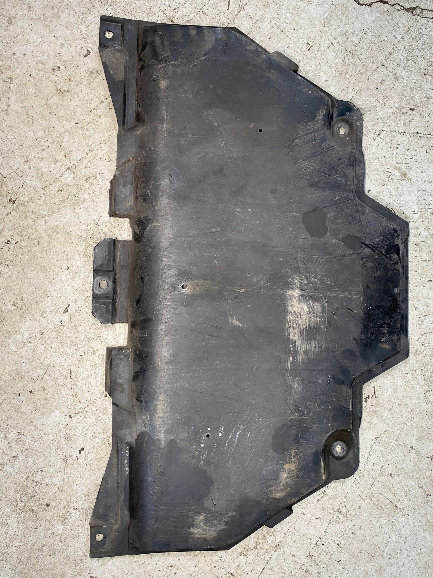 AUDI A4 B7 ENGINE UNDERTRAY 8E0863824