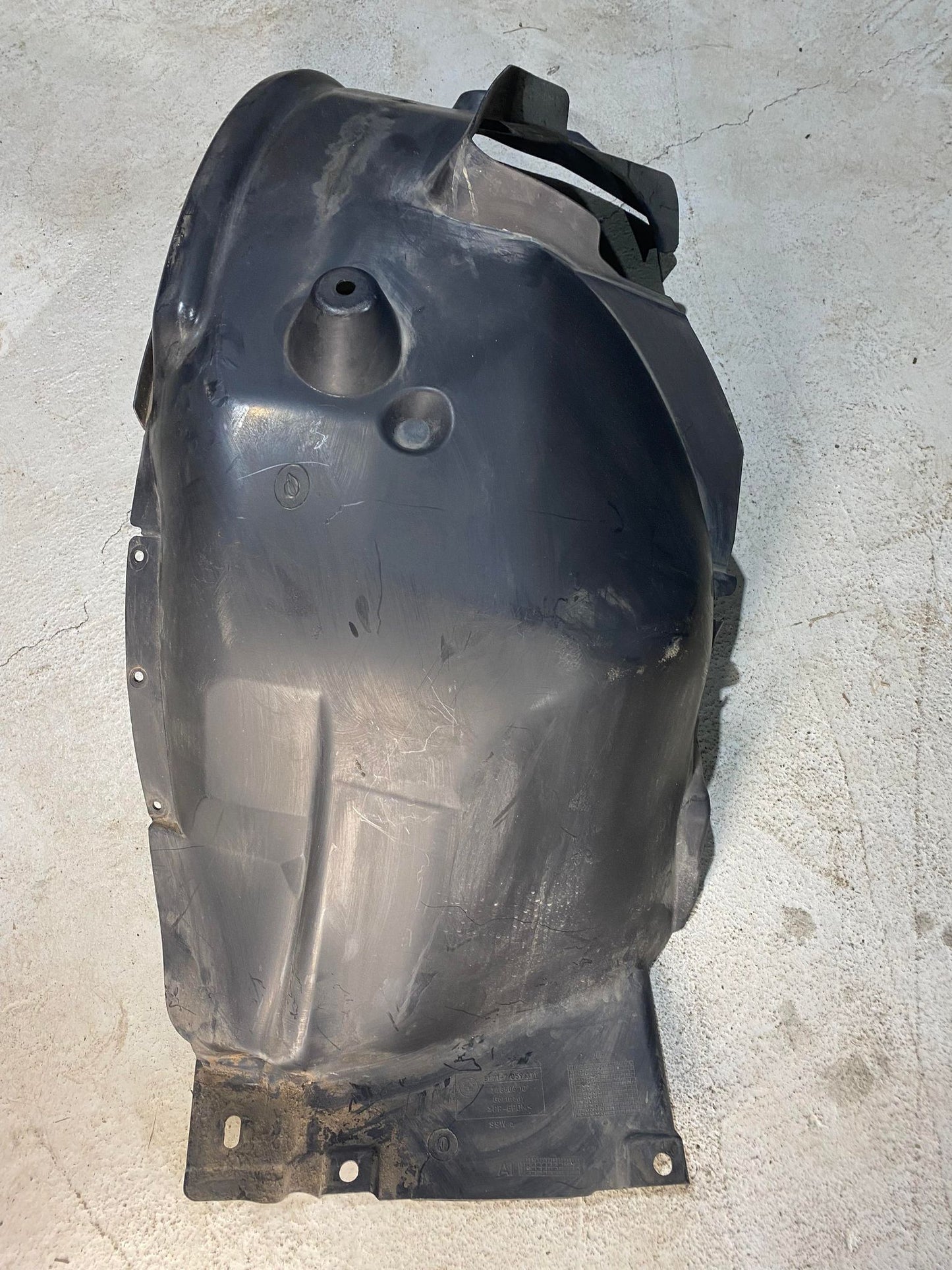 BMW 1 SERIES E87 FRONT LEFT REAR SECTION OF ARCH LINER 7059371