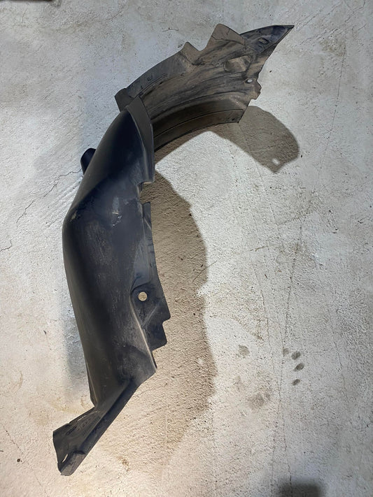 BMW 1 SERIES E87 FRONT LEFT REAR SECTION OF ARCH LINER 7059371