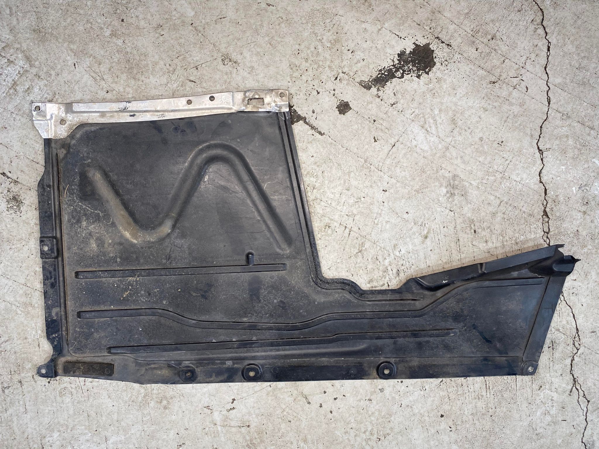 Bmw 1 2 3 4 Series Left Side Undertray 7241831 – Lri Autoparts