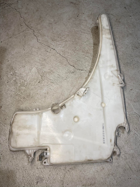 BMW 3 SERIES E90 WINDSCREEN WASHER FLUID BOTTLE 7117842