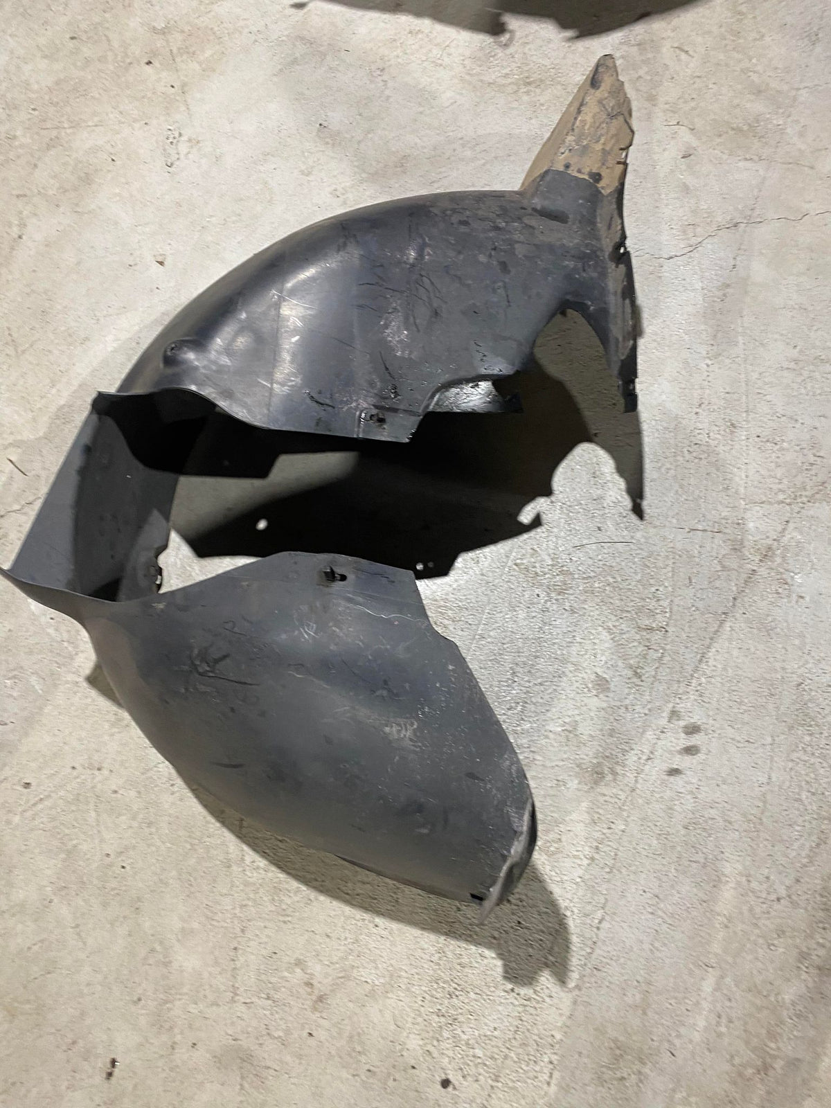 VW CADDY FRONT LEFT WHEEL ARCH LINER 2K5805911