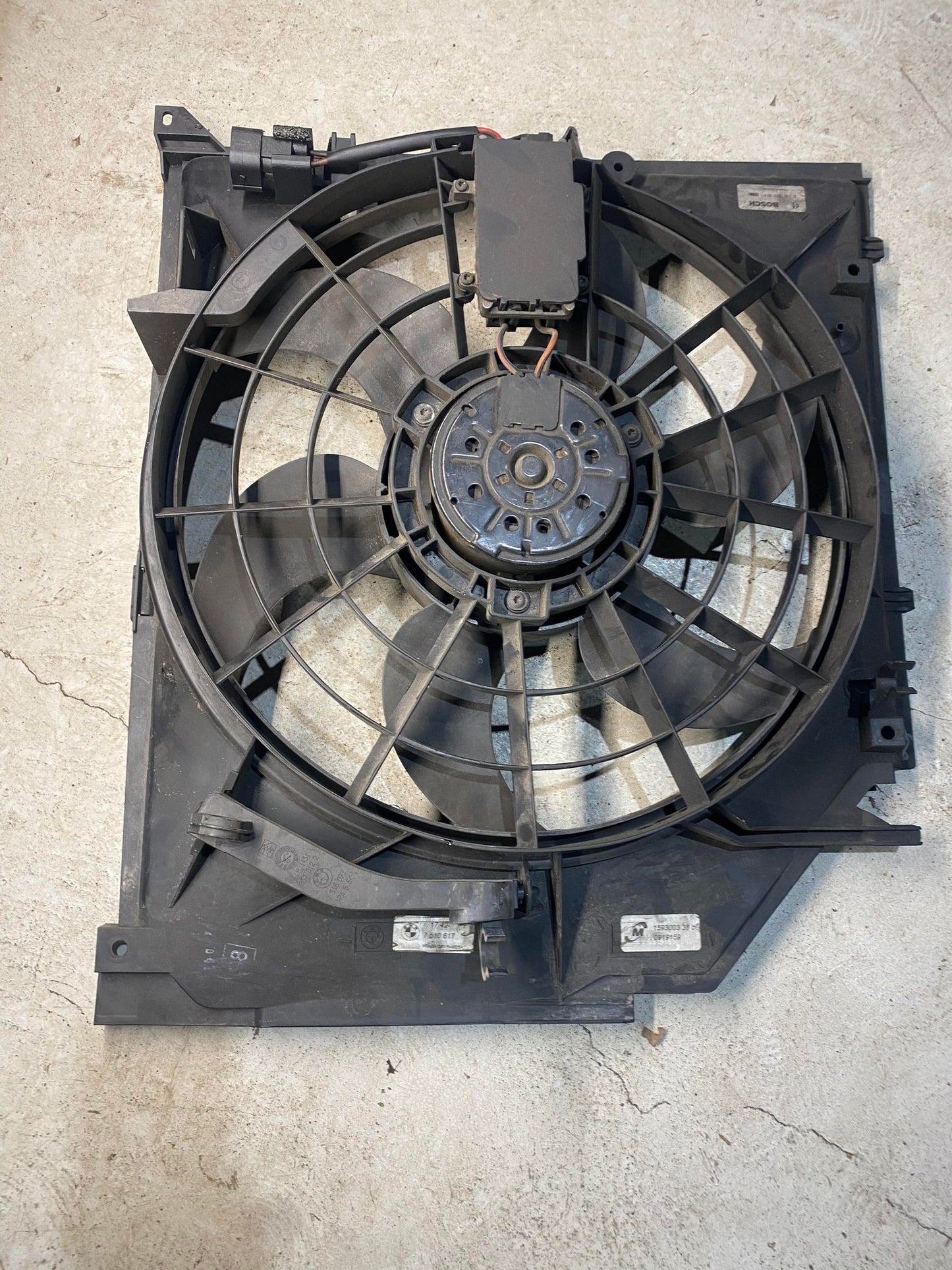 BMW 3 SERIES E46  RADIATOR COOLING FAN 7525508