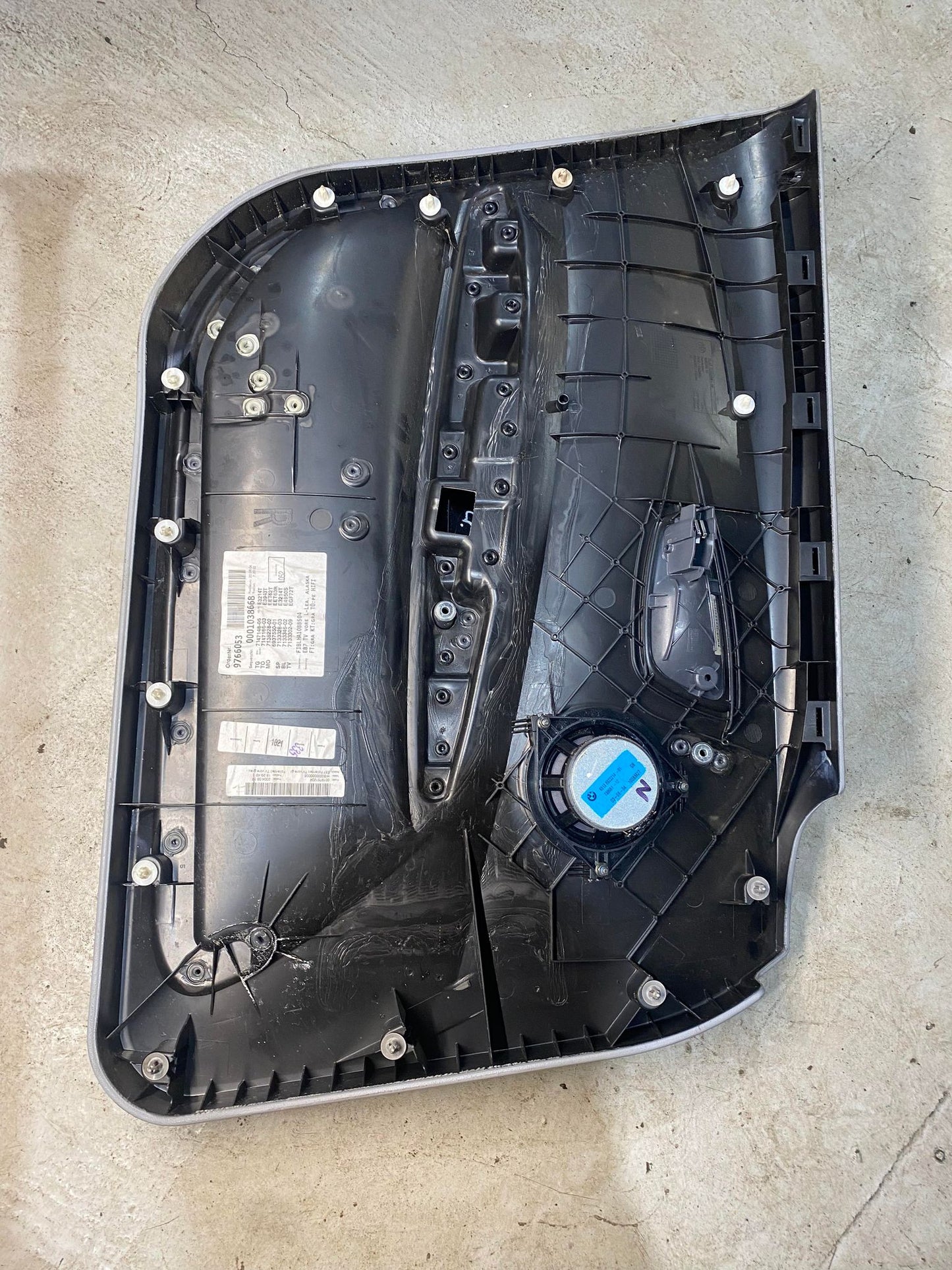 BMW 1 SERIES E87 PRE LCI FRONT RIGHT DRIVERS DOOR CARD