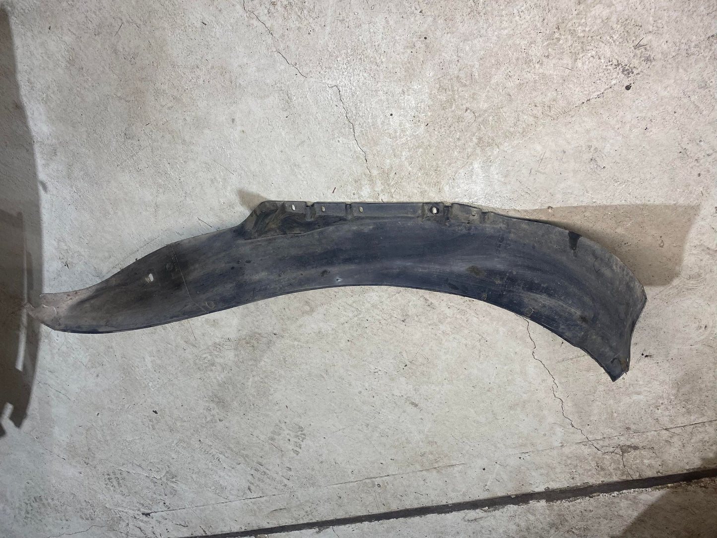 BMW 3 SERIES E30 FRONT LEFT ARCH LINER 1911241