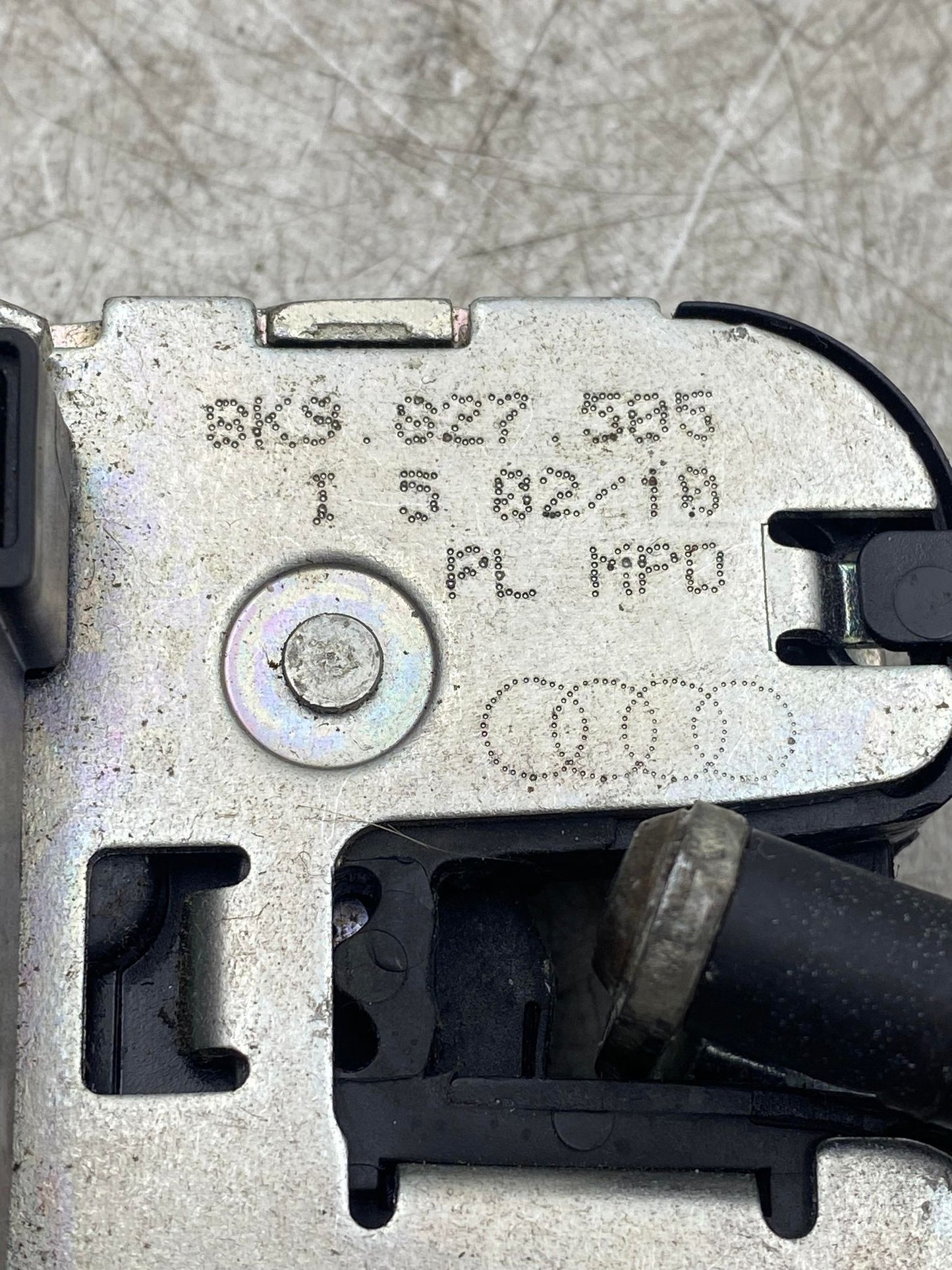 AUDI A1 A3 A4 A6 Q TAILGATE LOCK 8K9827505