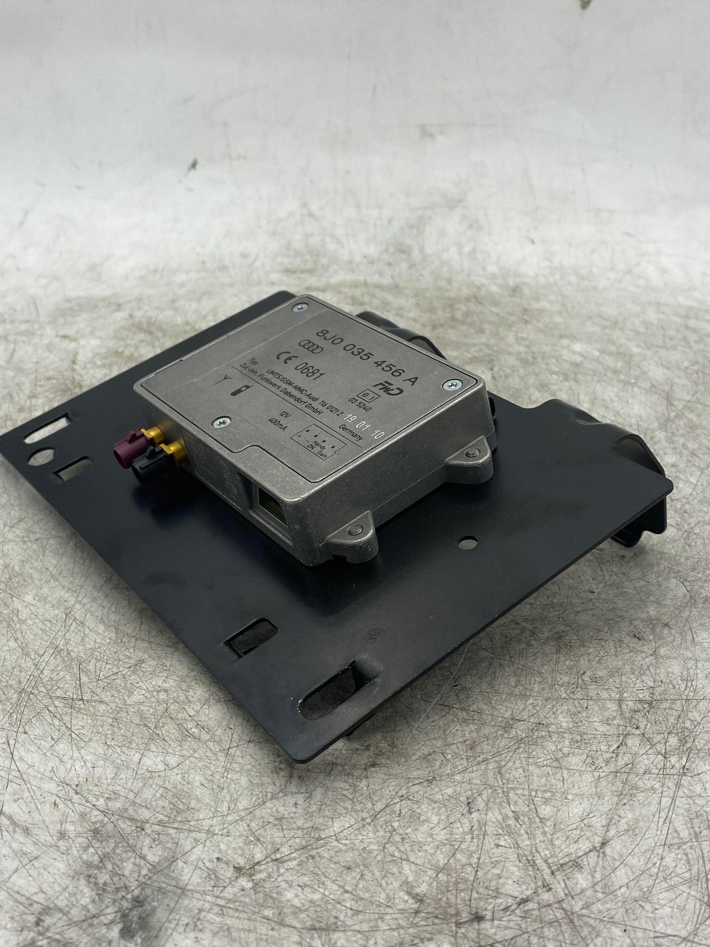 AUDI A3 ANTENNA AMPLIFIER 8J0035456