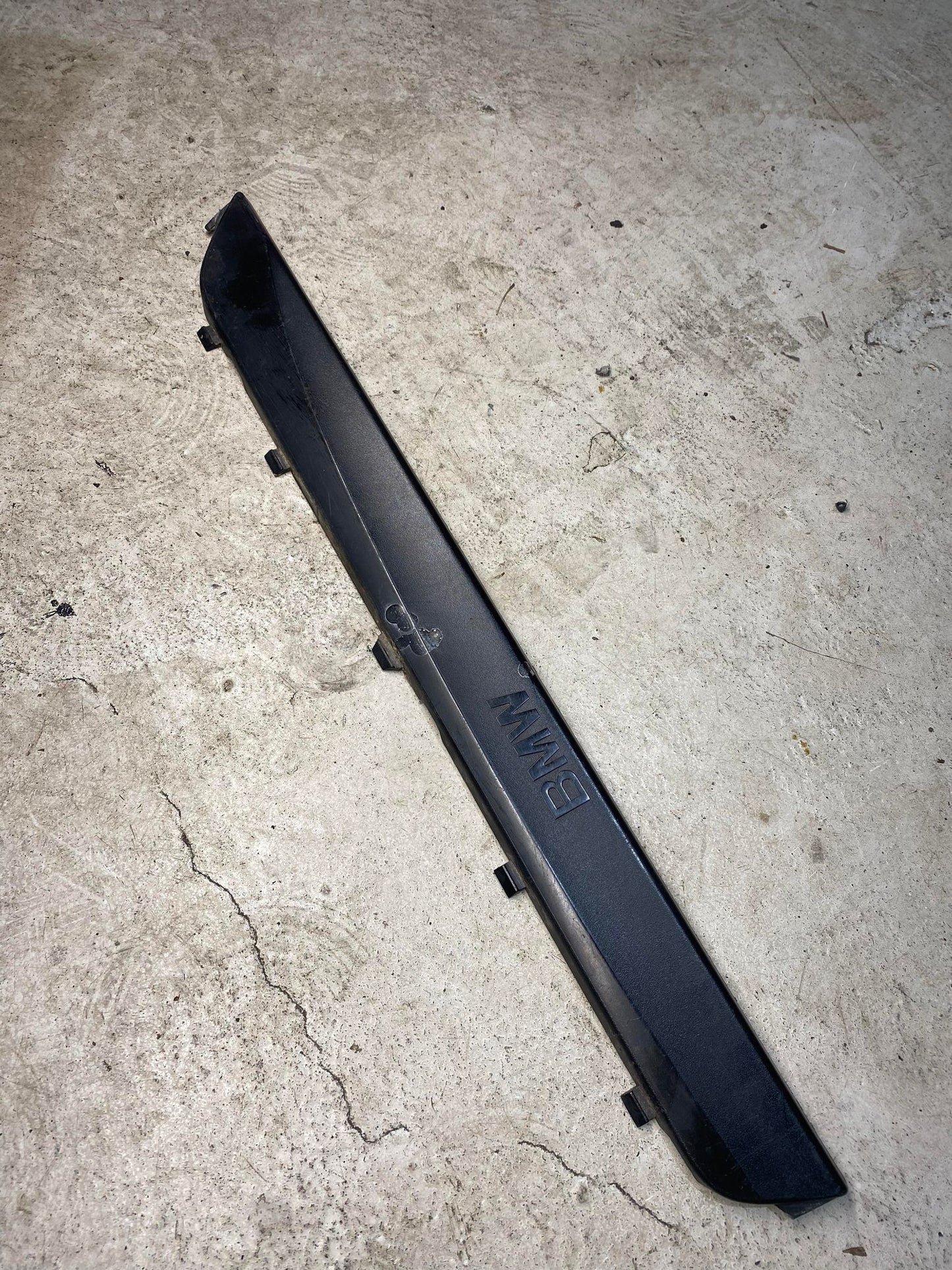 BMW 1 SERIES E87 FRONT RIGHT DOOR SILL 7117634