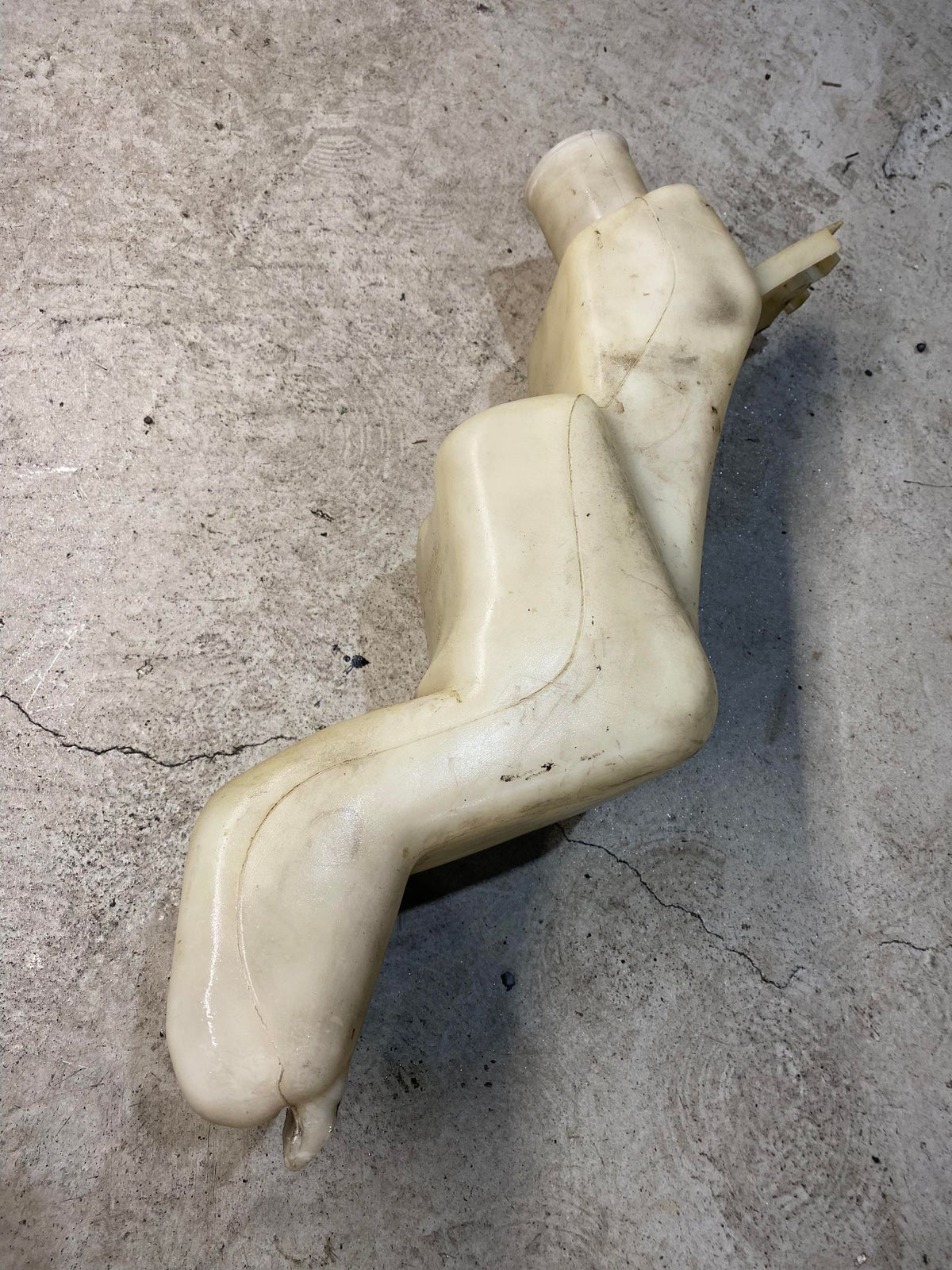 BMW 5 7 SERIES E34 E32 WINDSCREEN WASHER FLUID BOTTLE 1378612