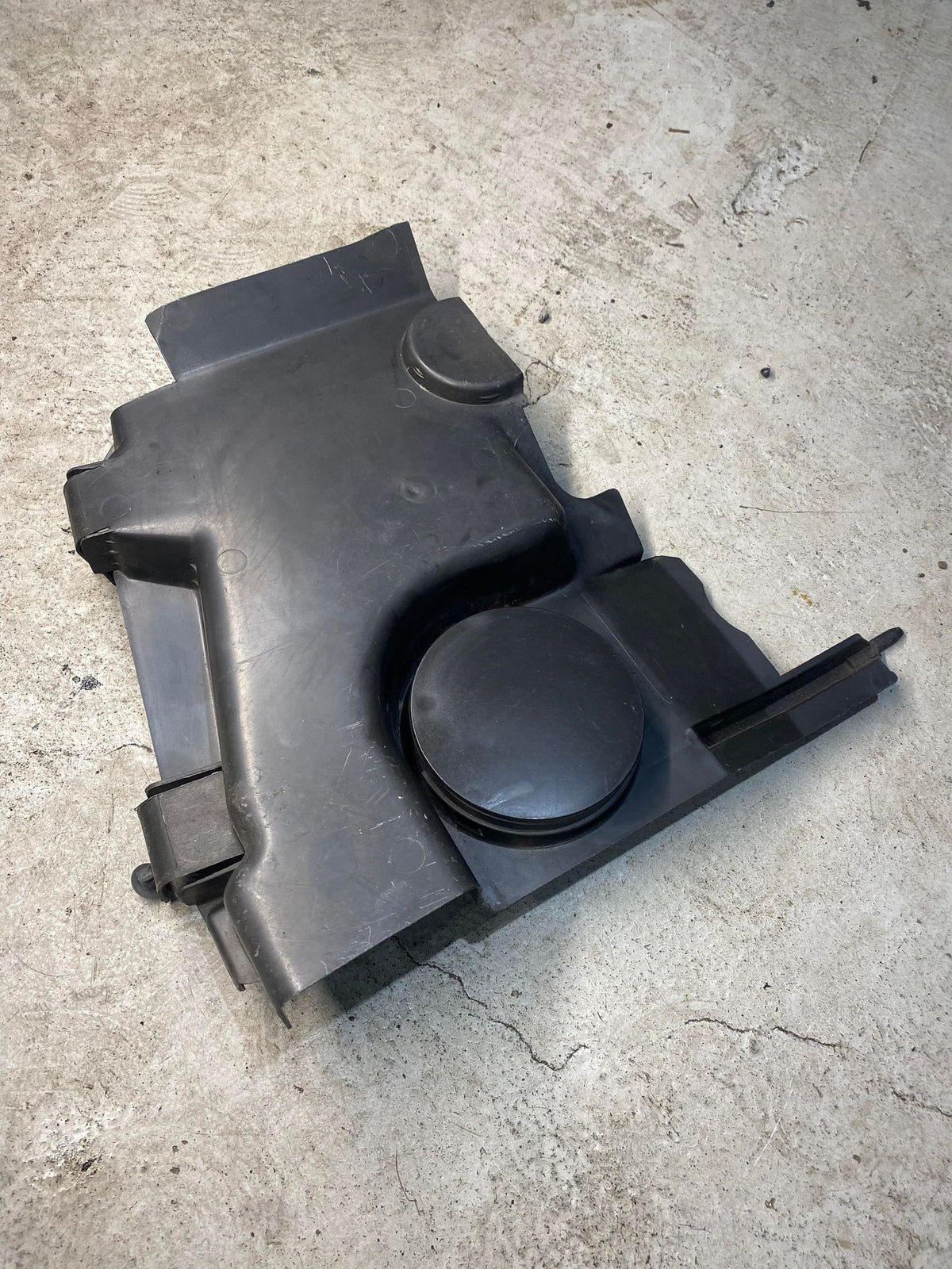 BMW 5 SERIES E34 RIGHT HEADLIGHT TRIM COVER 946434