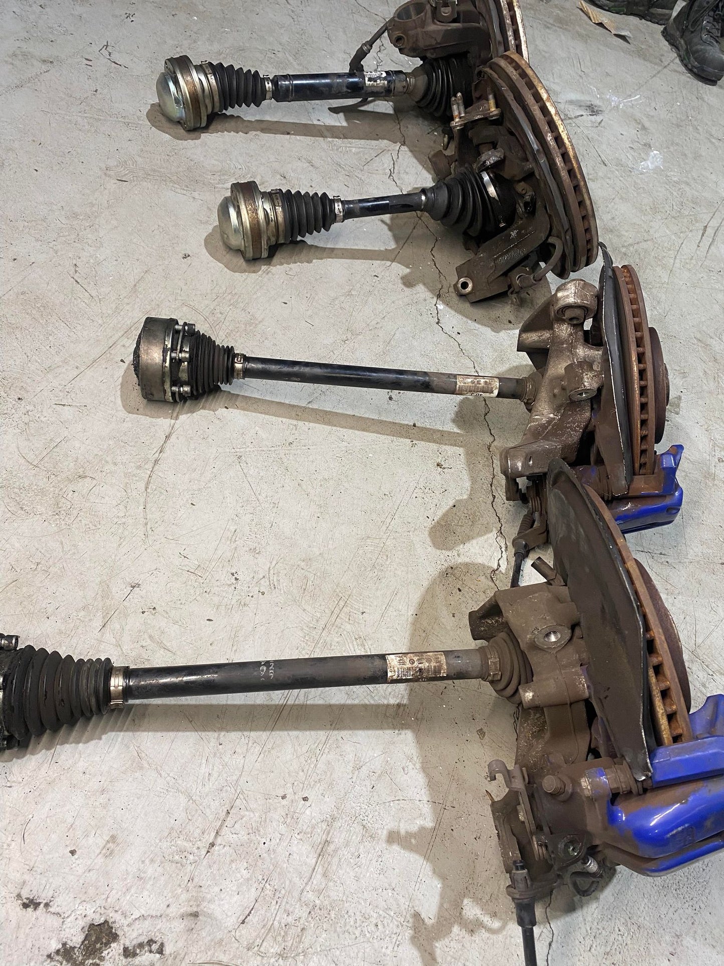 VW GOLF R32 BRAKE KIT WITH DRIVE SHAFTS