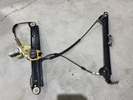 BMW 1 SERIES E87 FRONT RIGHT WINDOW REGULATOR 7286142