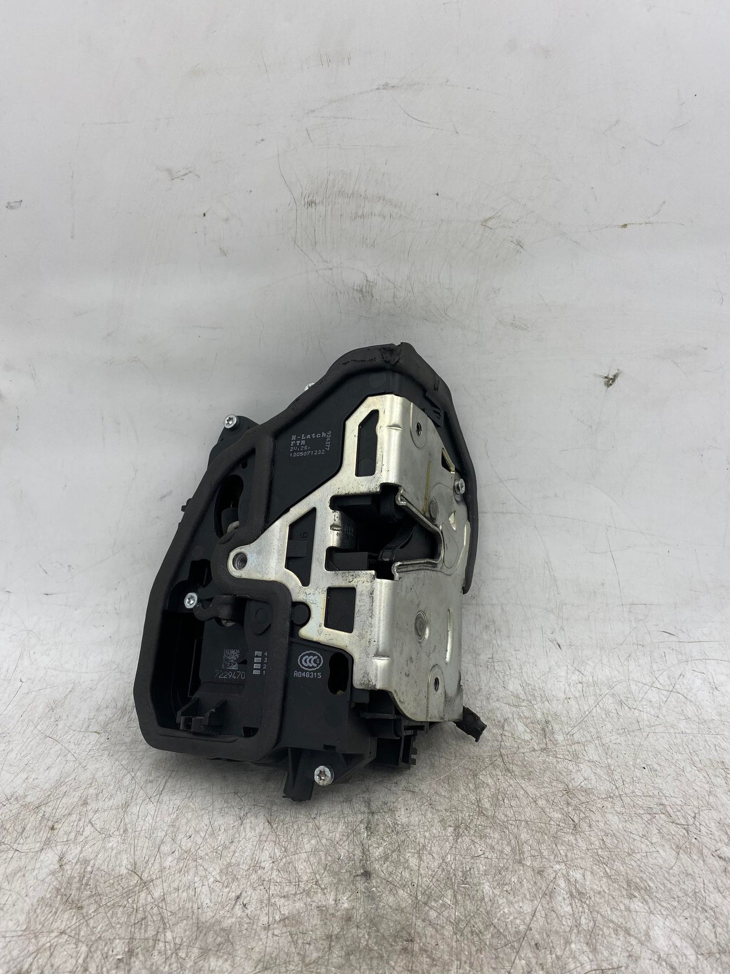 BMW 1 SERIES E82 COUPE RHS DRIVERS DOOR LOCK 7229470