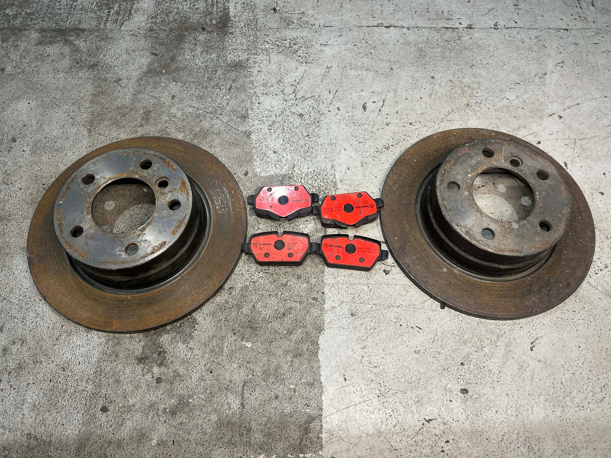 Brembo Rear Brake Discs (08.A205.11) + Ceramic Pads (P 06 044) for BMW E81 / E87 118i / 120i (Used, Test-Fit ~10 km, No Sensor) - LRI Autoparts