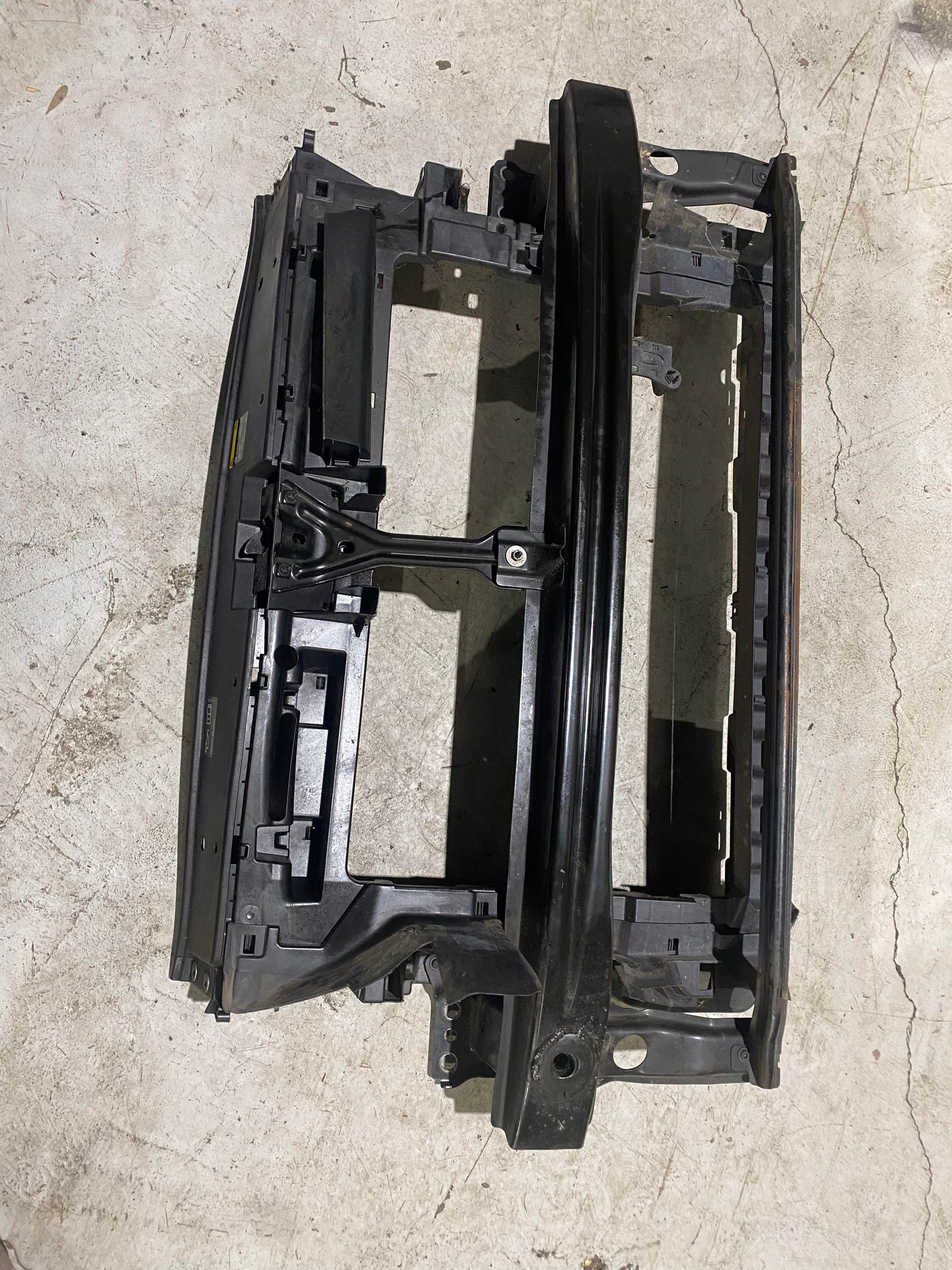 VW CADDY FRONT RADIATOR SUPPORT BRACKET 1T0805594 – LRI Autoparts