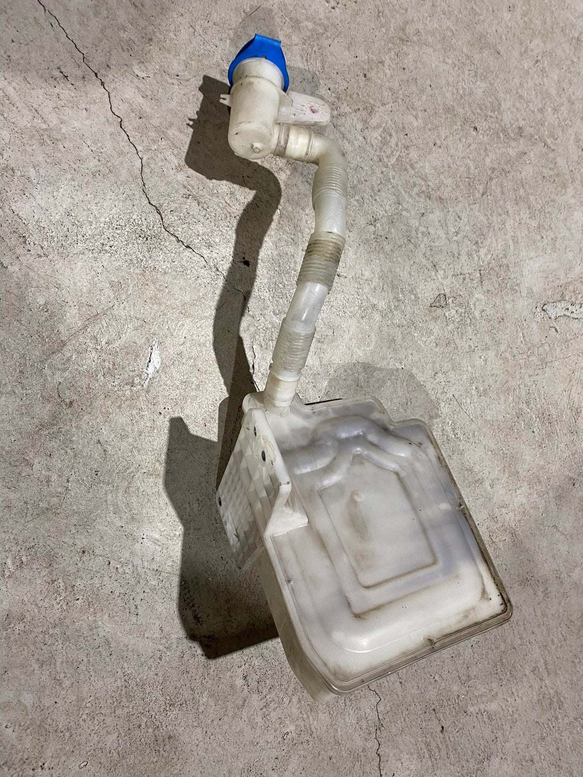 VW AUDI GOLF MK5 A3 8P WASHER FLUID BOTTLE 1K0955453