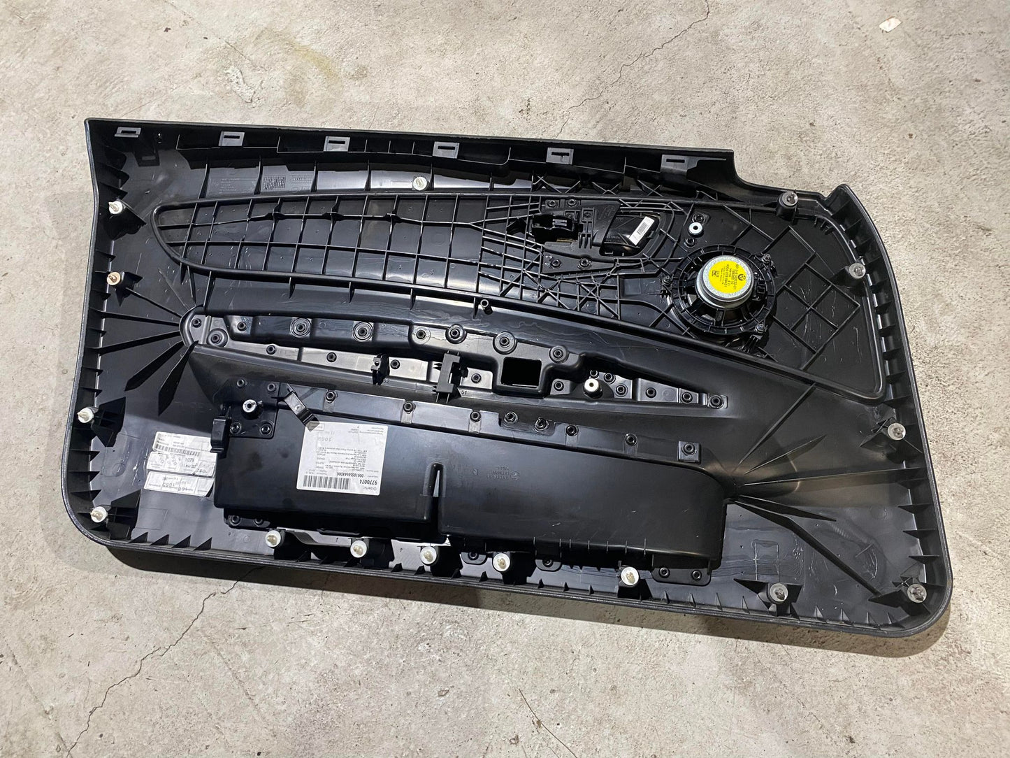 BMW 1 SERIES E88 E82 FRONT RIGHT DRIVERS DOOR CARD