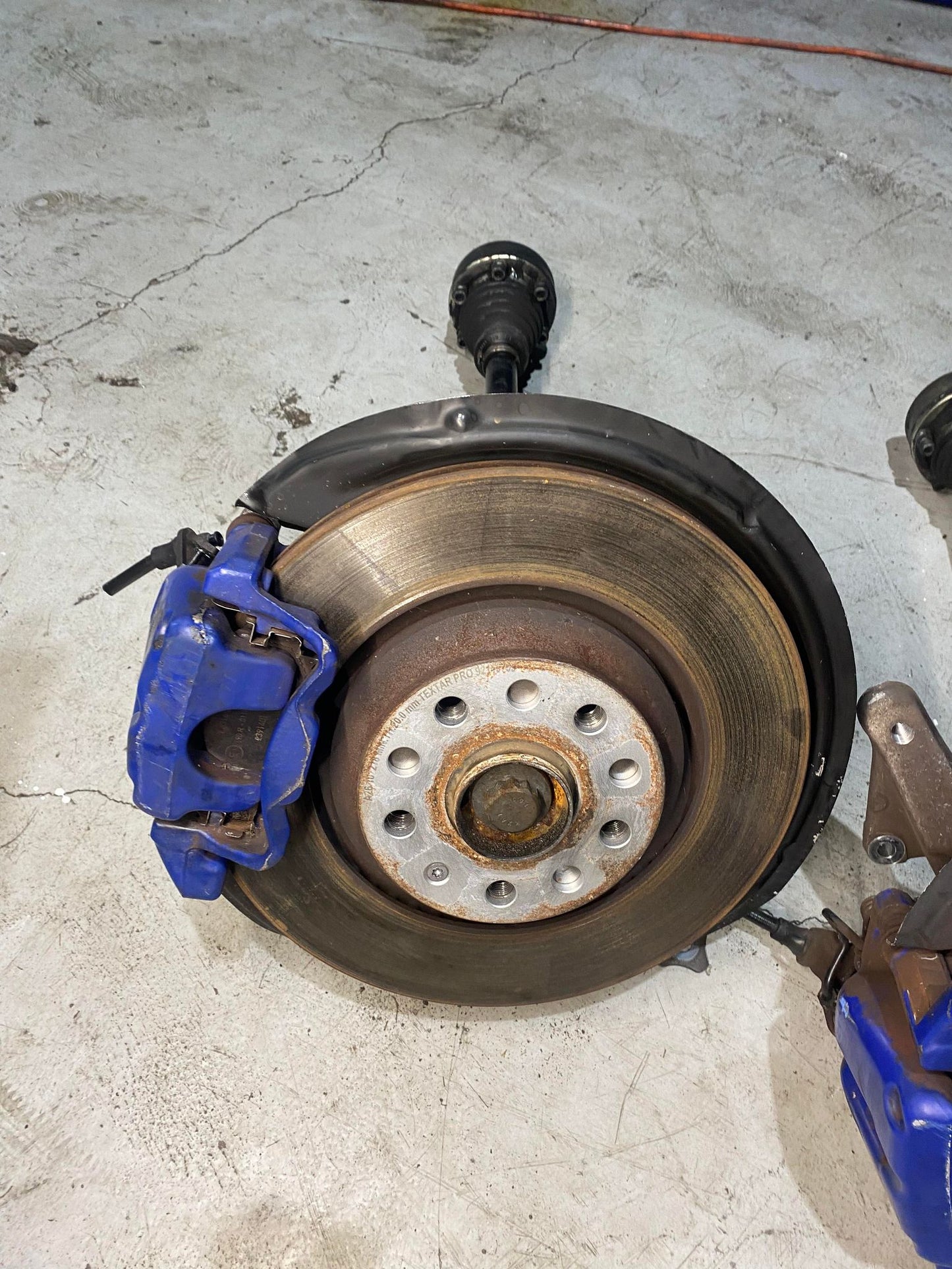 VW GOLF R32 BRAKE KIT WITH DRIVE SHAFTS