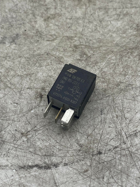 VOLKSWAGEN RELAY 7M0951253