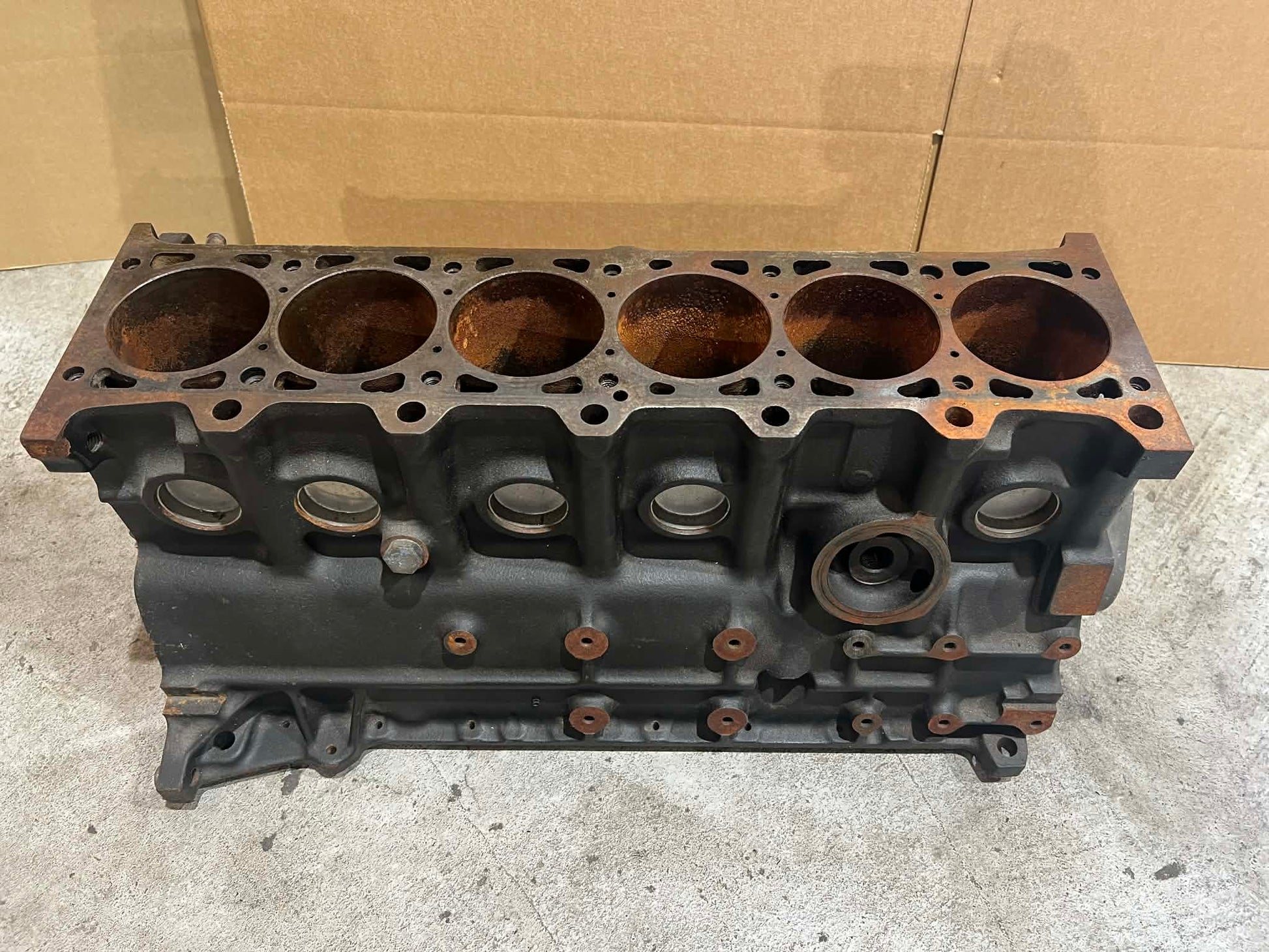 BMW 3 SERIES E30 M20B25 ENGINE BLOCK WITH CRANKSHAFT - LRI Autoparts