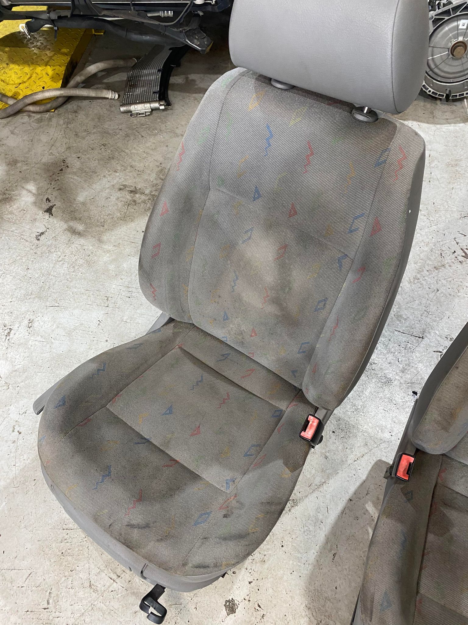 Vw caddy best sale 3 front seats