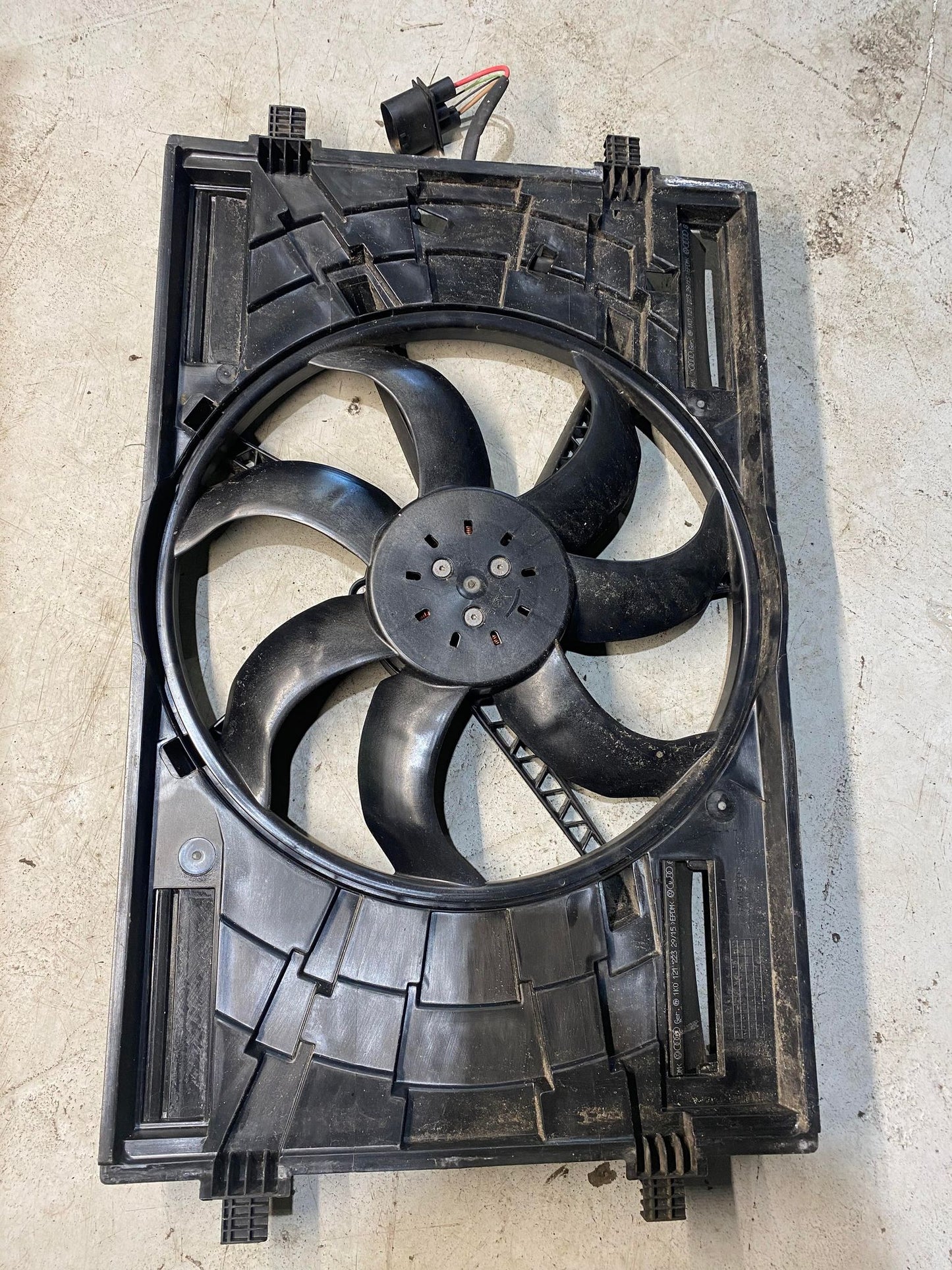VW AUDI A3 GOLF RADIATOR COOLING FAN 5Q0121205 – LRI Autoparts