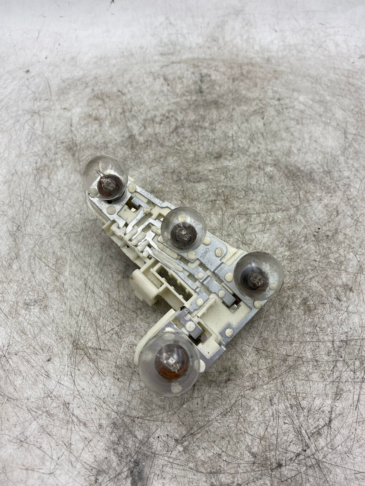BMW 3 SERIES E90 REAR RIGHT TAIL LIGHT BULB PANNEL 6937474