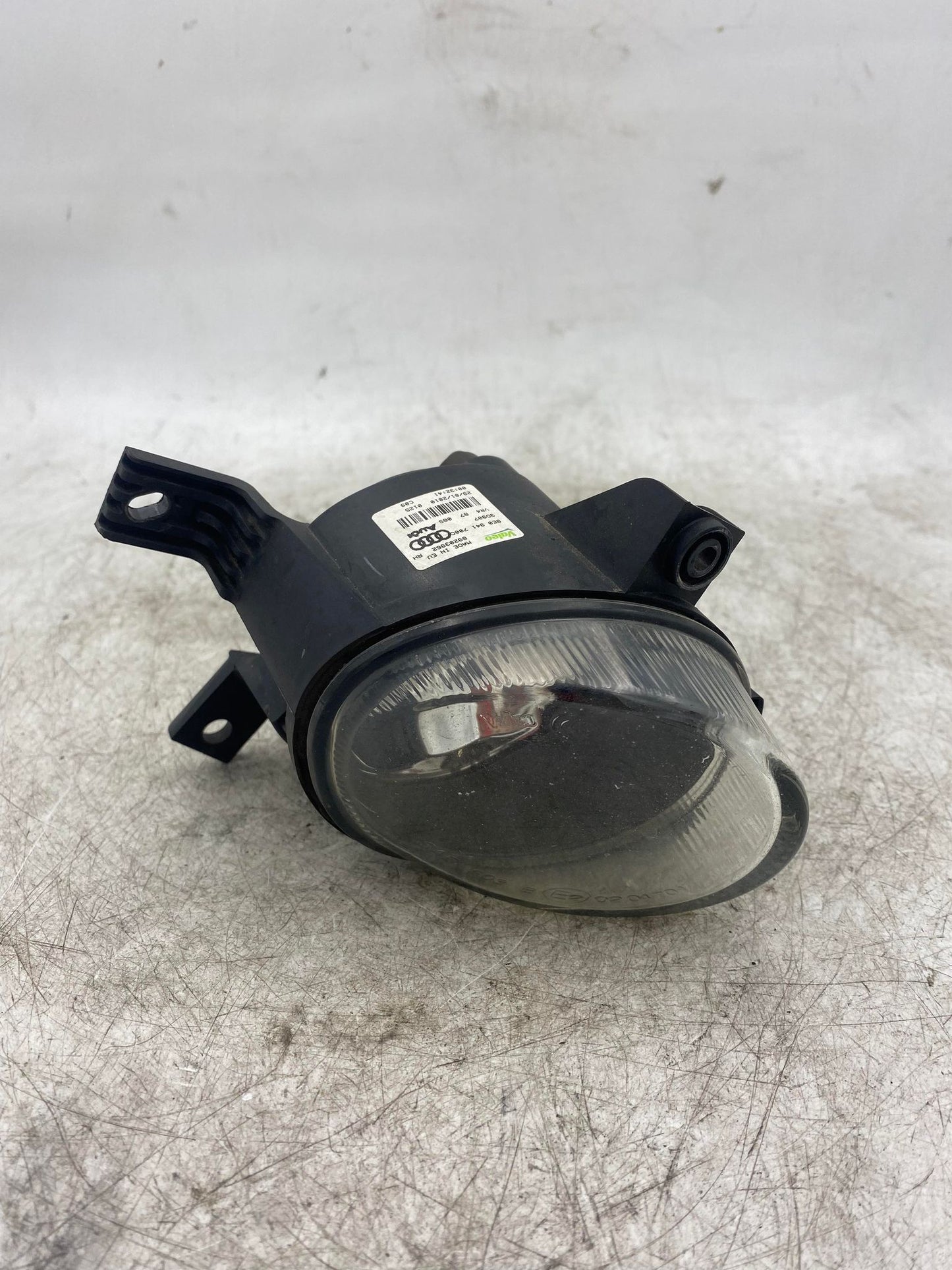 AUDI A3 8P FRONT RIGHT FOG LIGHT 8E0941700