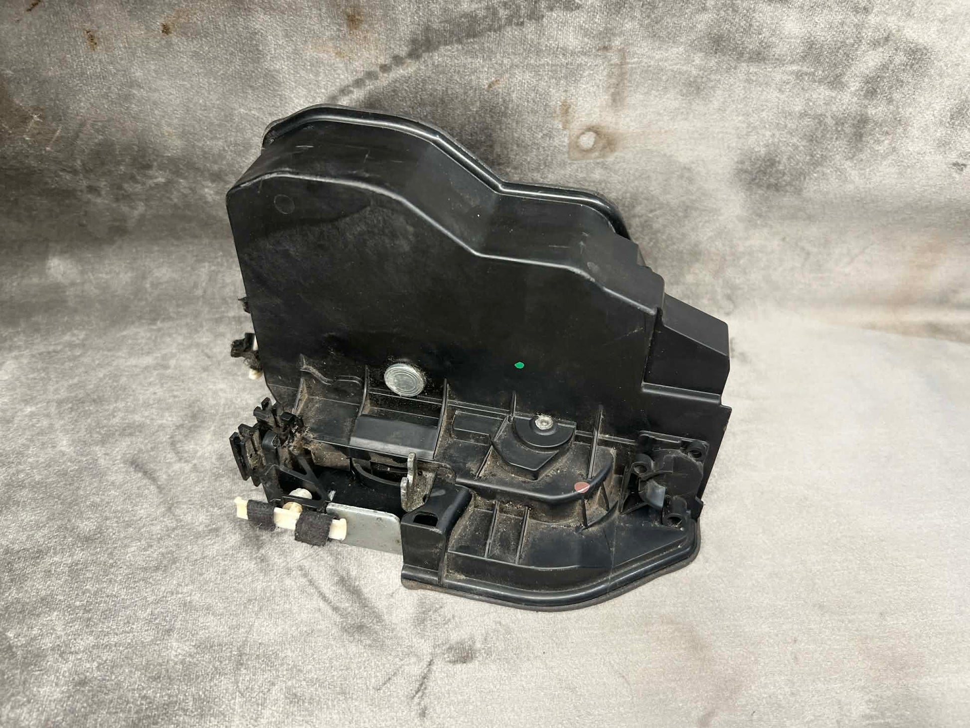 BMW 1 2 3 4 5 6 7 X SERIES FRONT LEFT DOOR LOCK 7202145 - LRI Autoparts