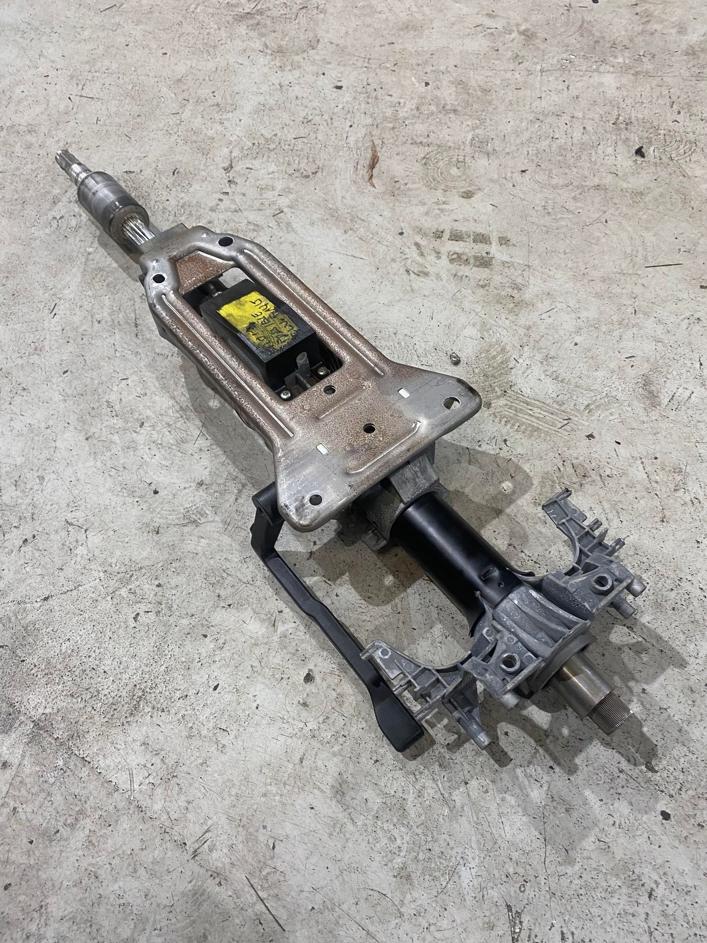 BMW 1 3 SERIES E82 E87 E88 E90 E92 E93 MANUALLY ADJUSTABLE STEERING COLOMN 6786899