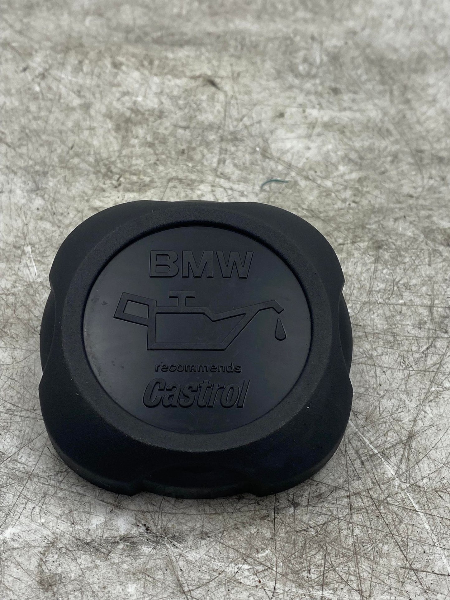 BMW 1 3 5 7 X SERIES N46 OIL CAP 7560481