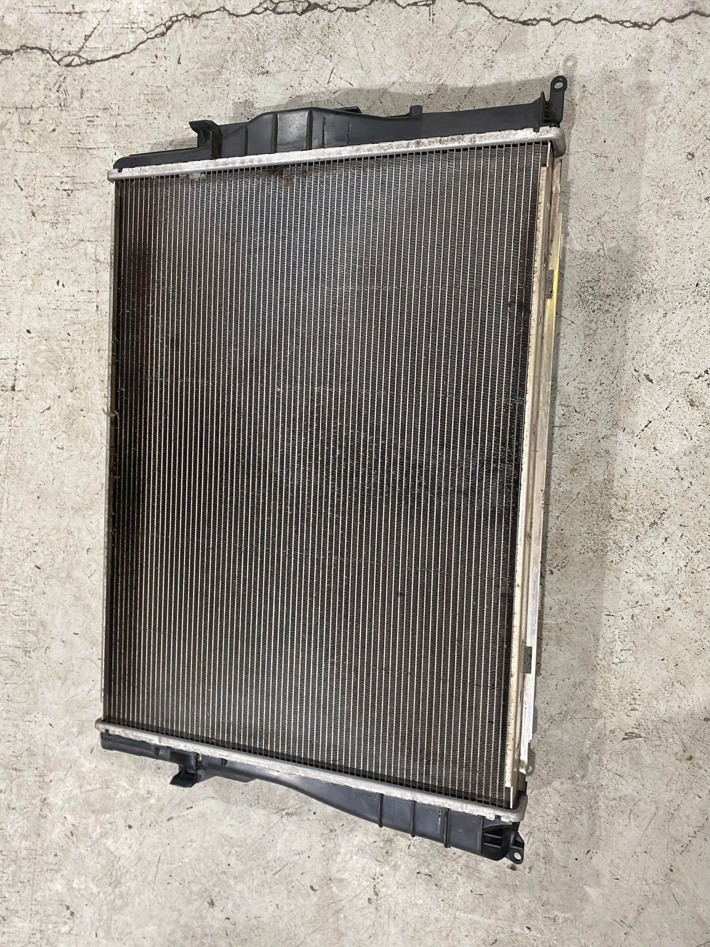 BMW 1 SERIES 120I N46N MANUAL ENGINE COLING RADIATOR