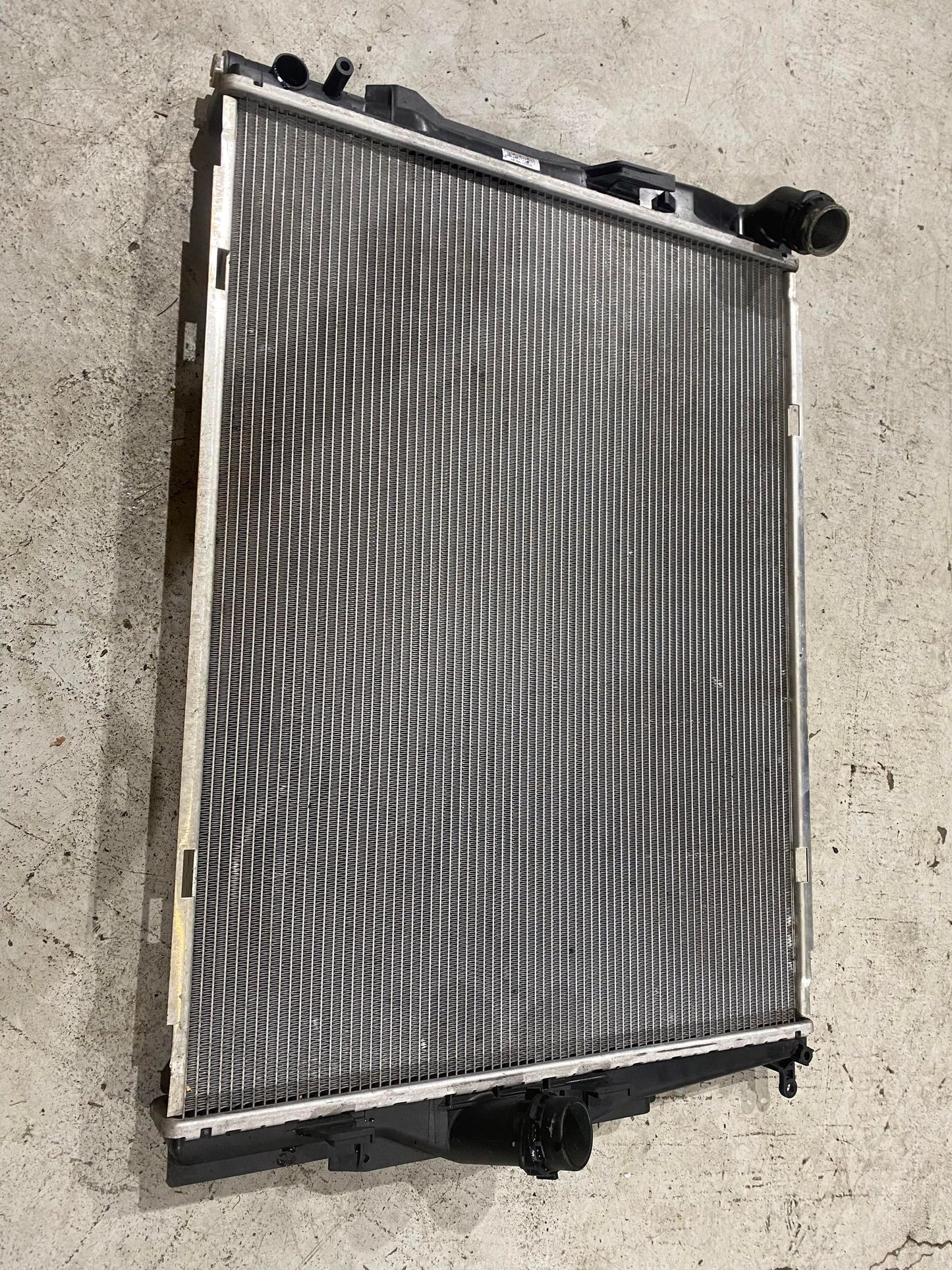 BMW 1 SERIES 120I N46N MANUAL ENGINE COLING RADIATOR