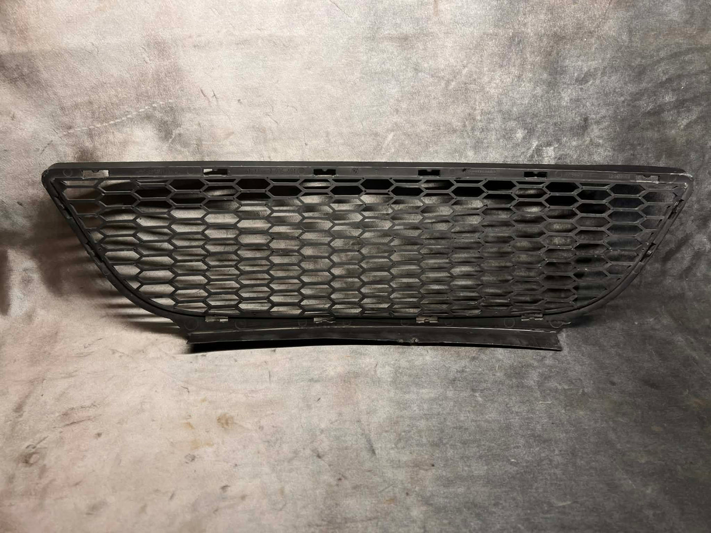 BMW E90 E91 M-Tech Front Bumper Centre Grille - 51117906494