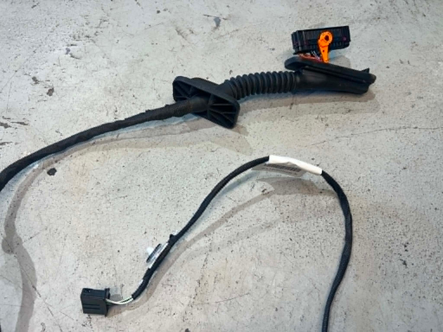 REAR RIGHT DOOR HARNESS