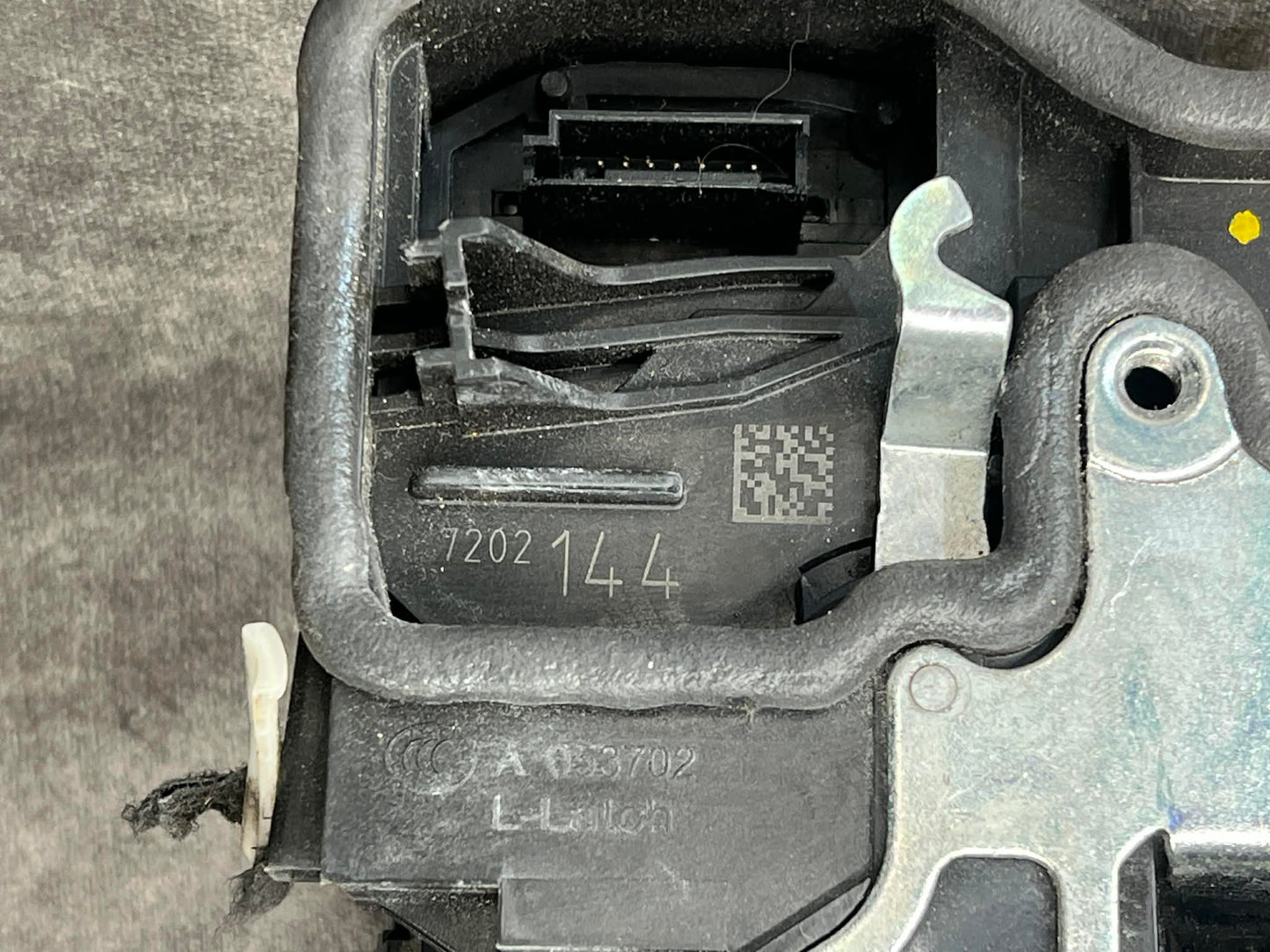BMW 1 2 3 4 5 6 7 X SERIES FRONT RIGHT DOOR LOCK 7202144