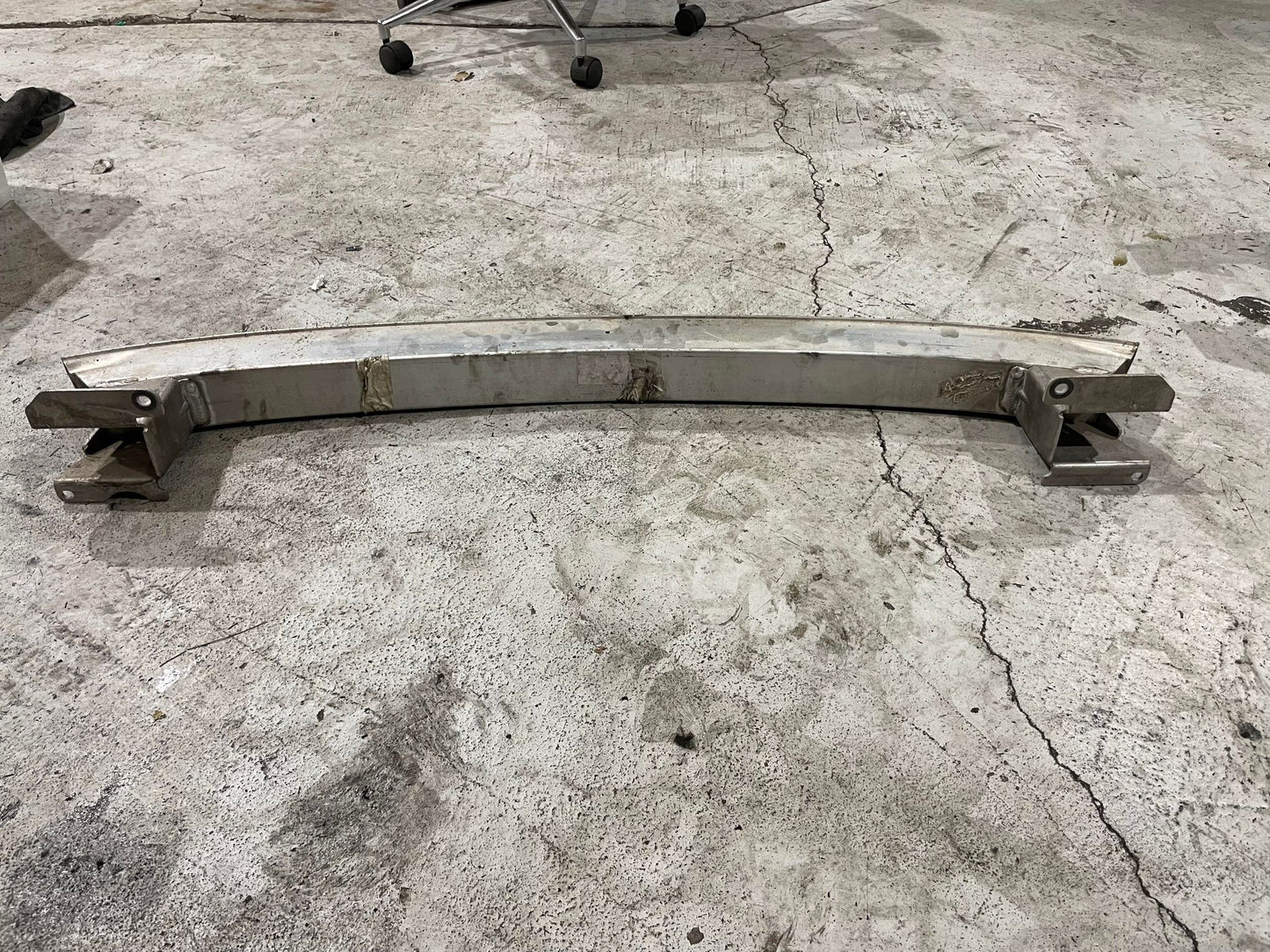 AUDI A3 8P REAR CRASH BAR