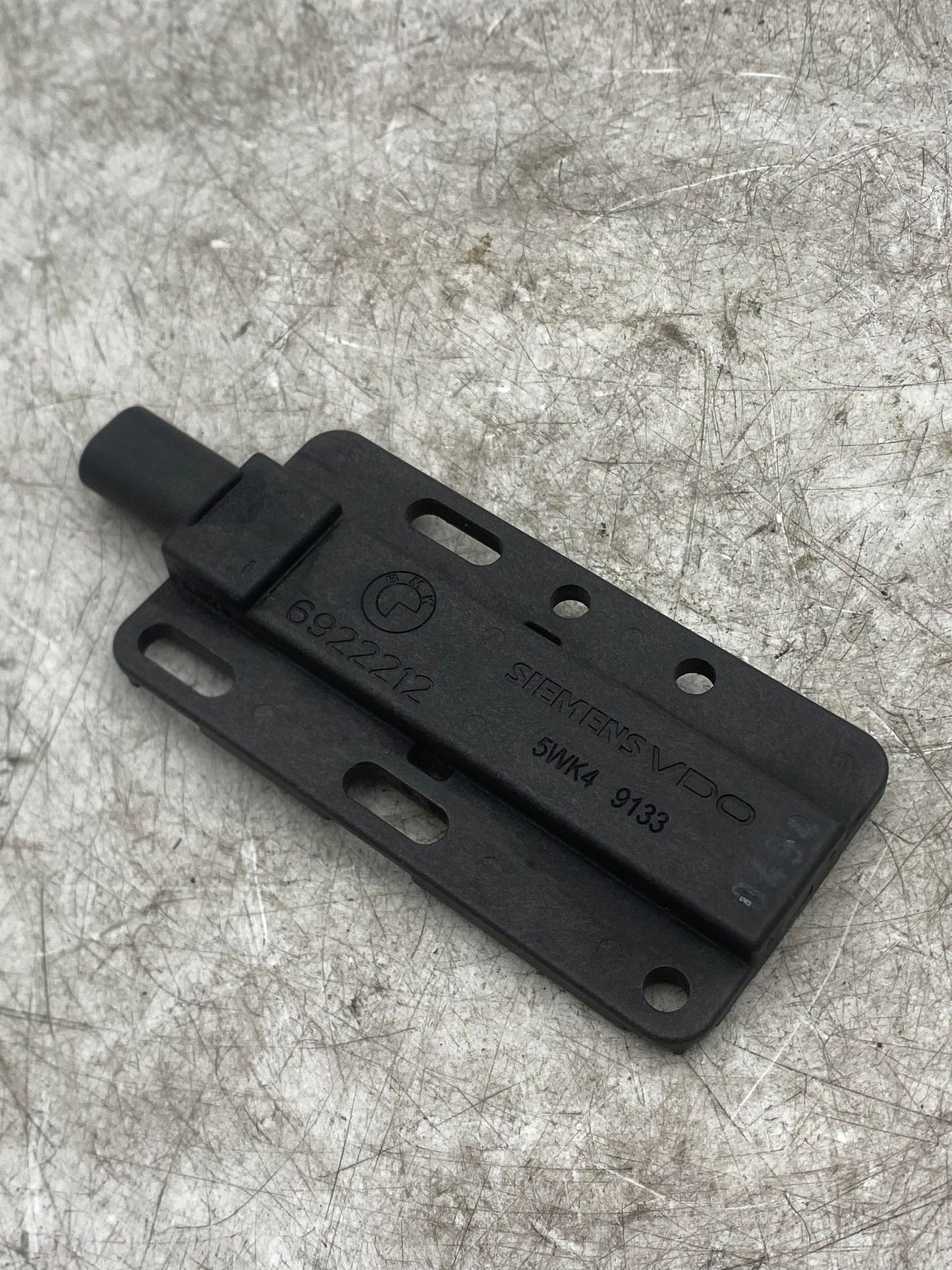 BMW 1 3 5 X SERIES KEYLESS ACCESS ANTENNA MODULE 6922211